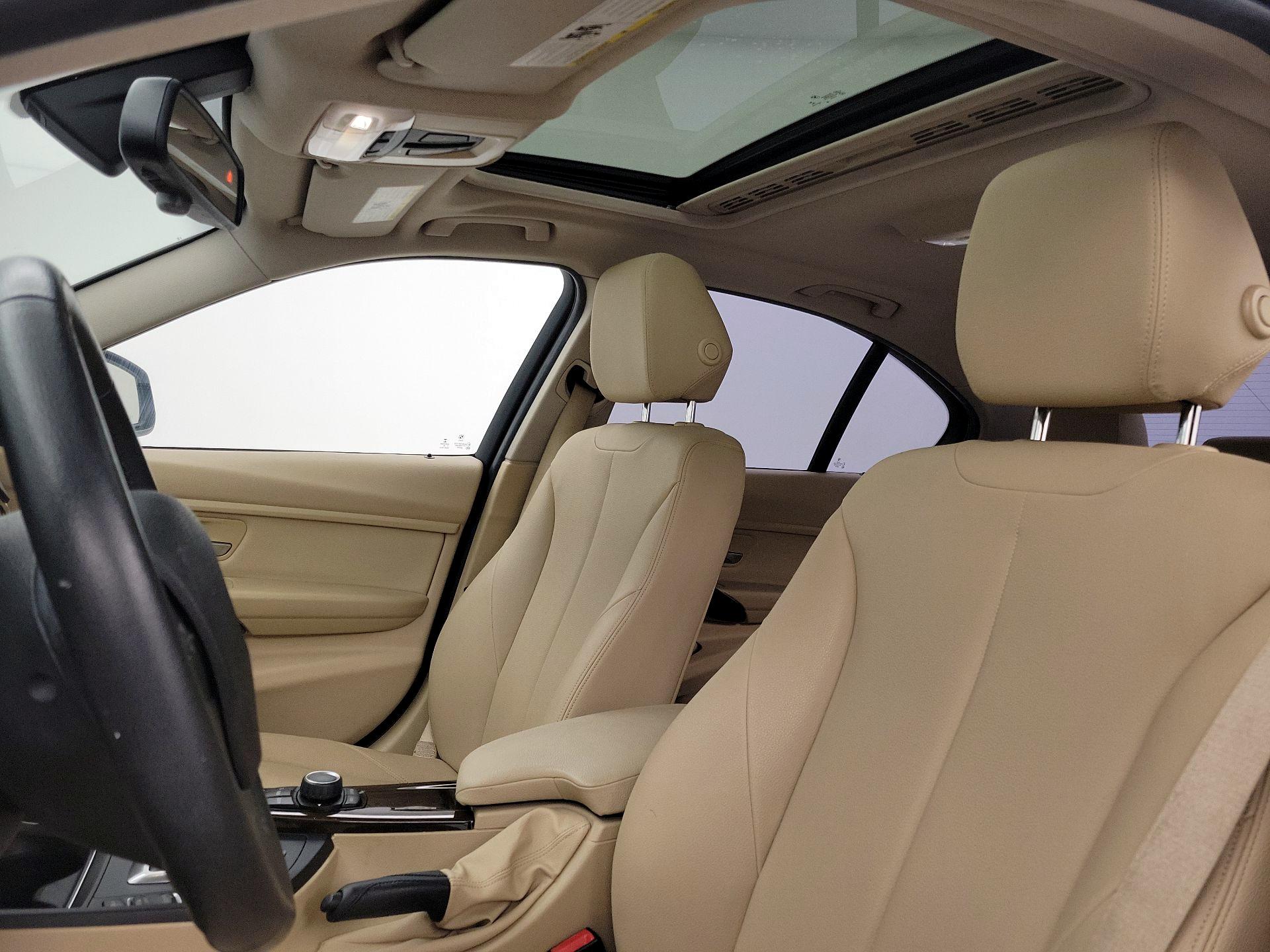 Thumbnail: 2015 BMW 3 Series - 18