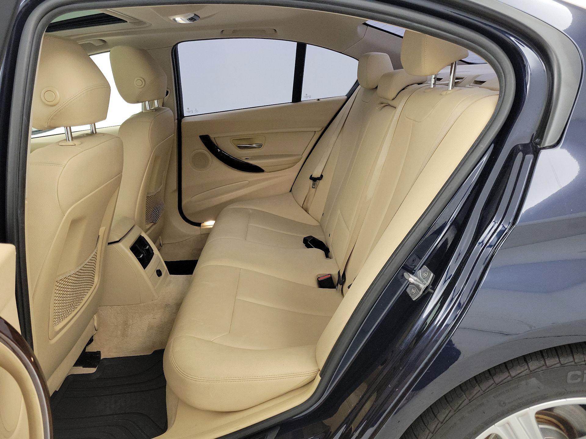 Thumbnail: 2015 BMW 3 Series - 19