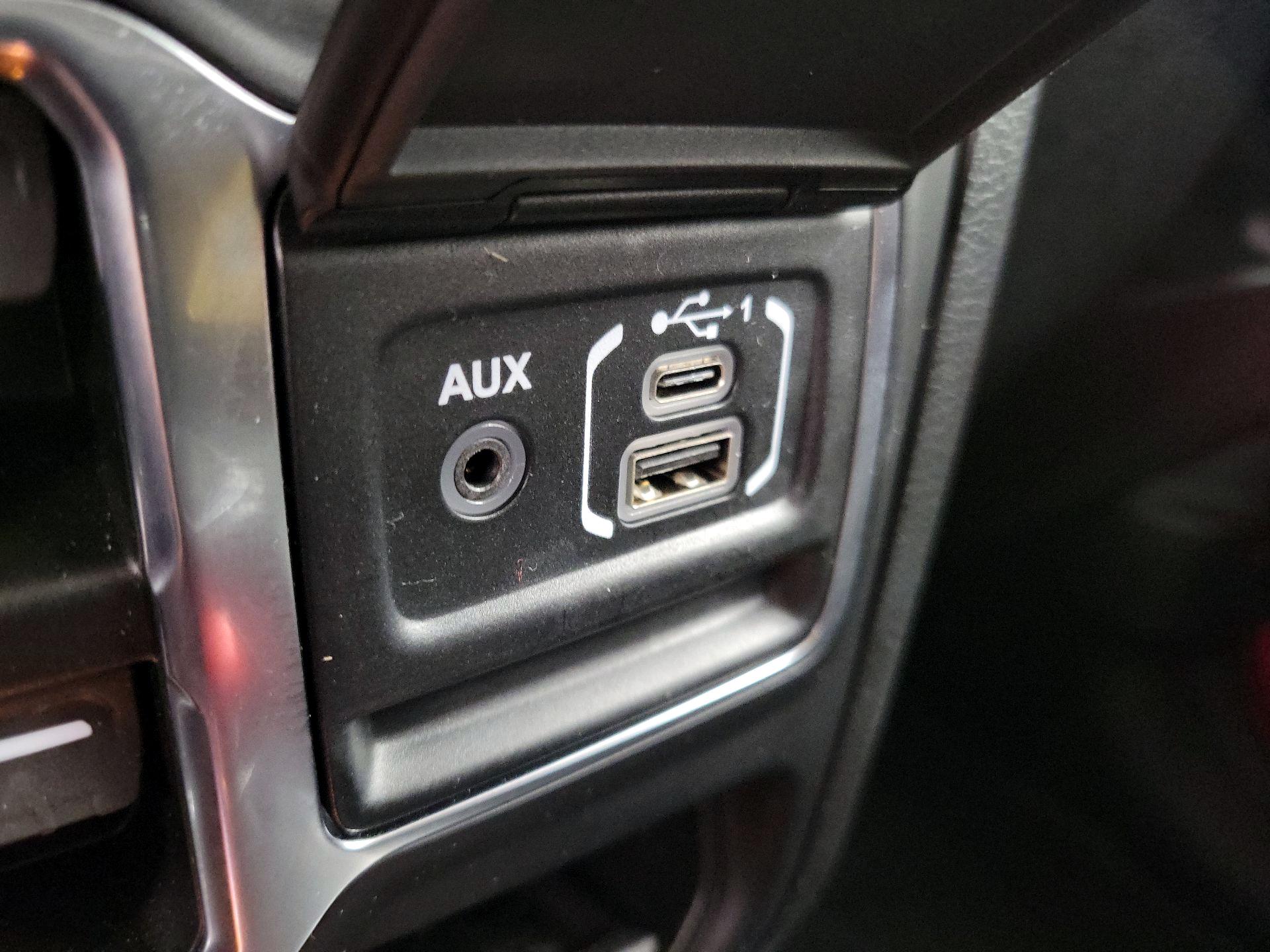 Thumbnail: 2023 Jeep Gladiator - 19