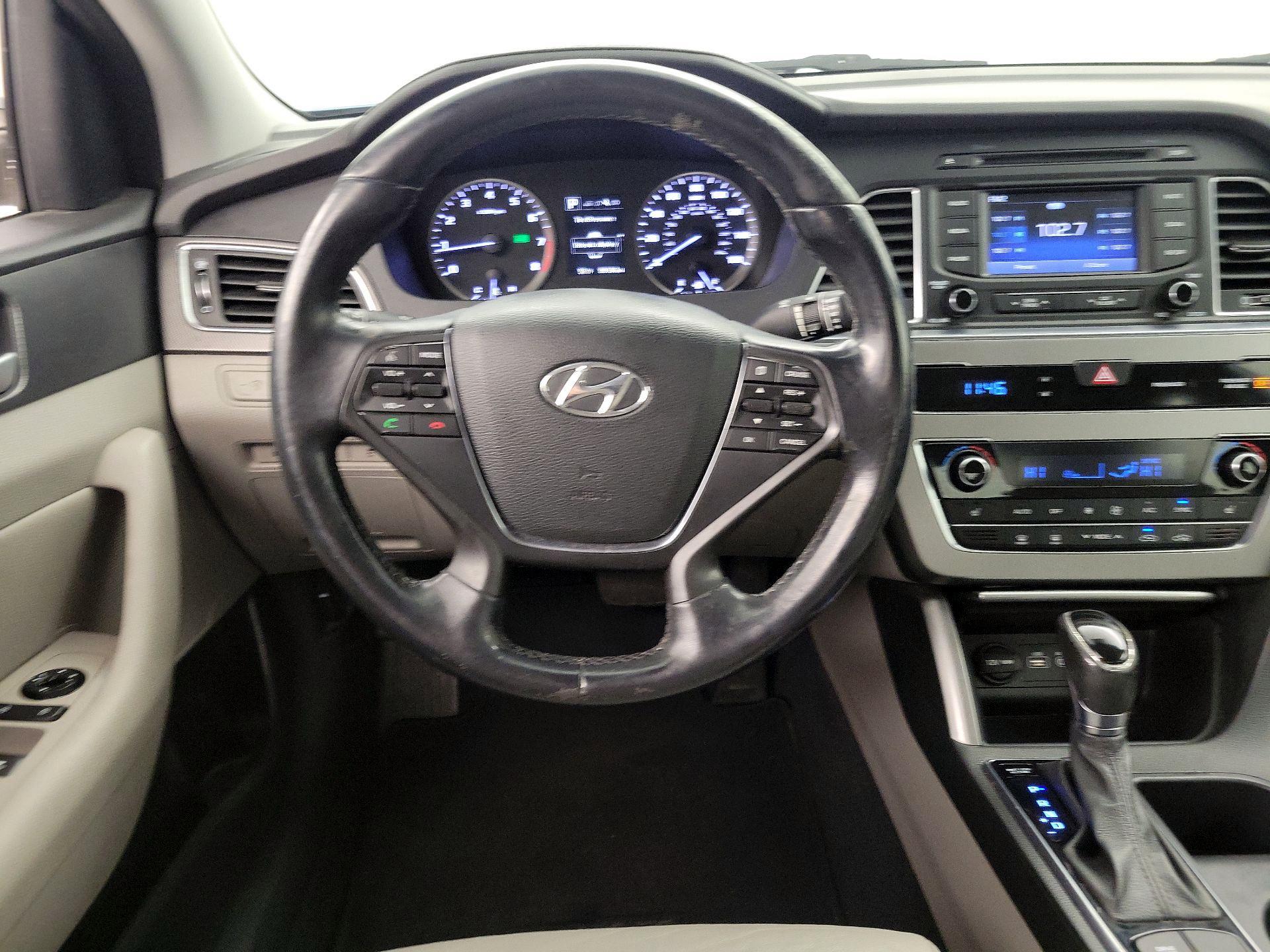 Thumbnail: 2015 Hyundai Sonata - 10