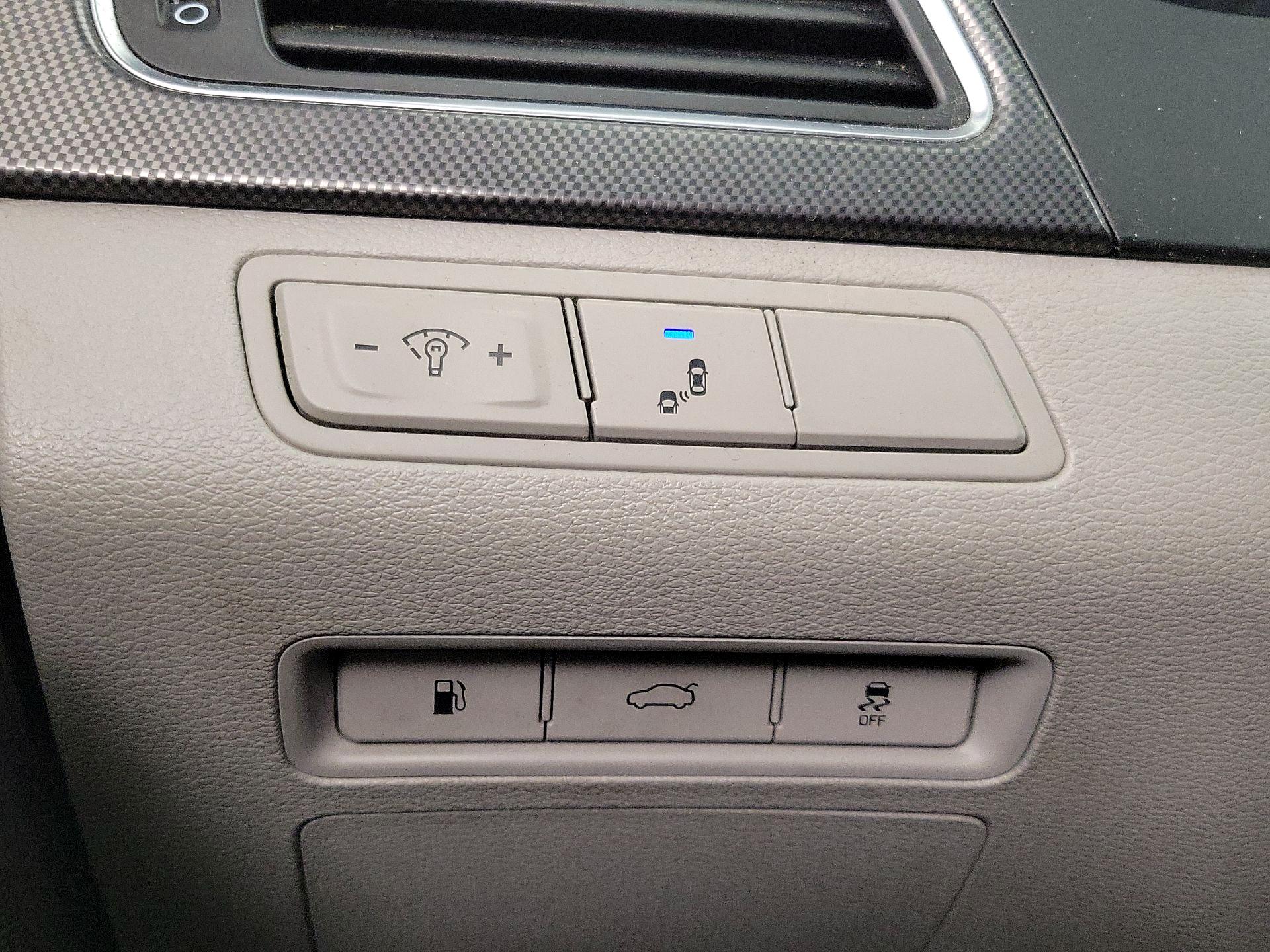 Thumbnail: 2015 Hyundai Sonata - 13