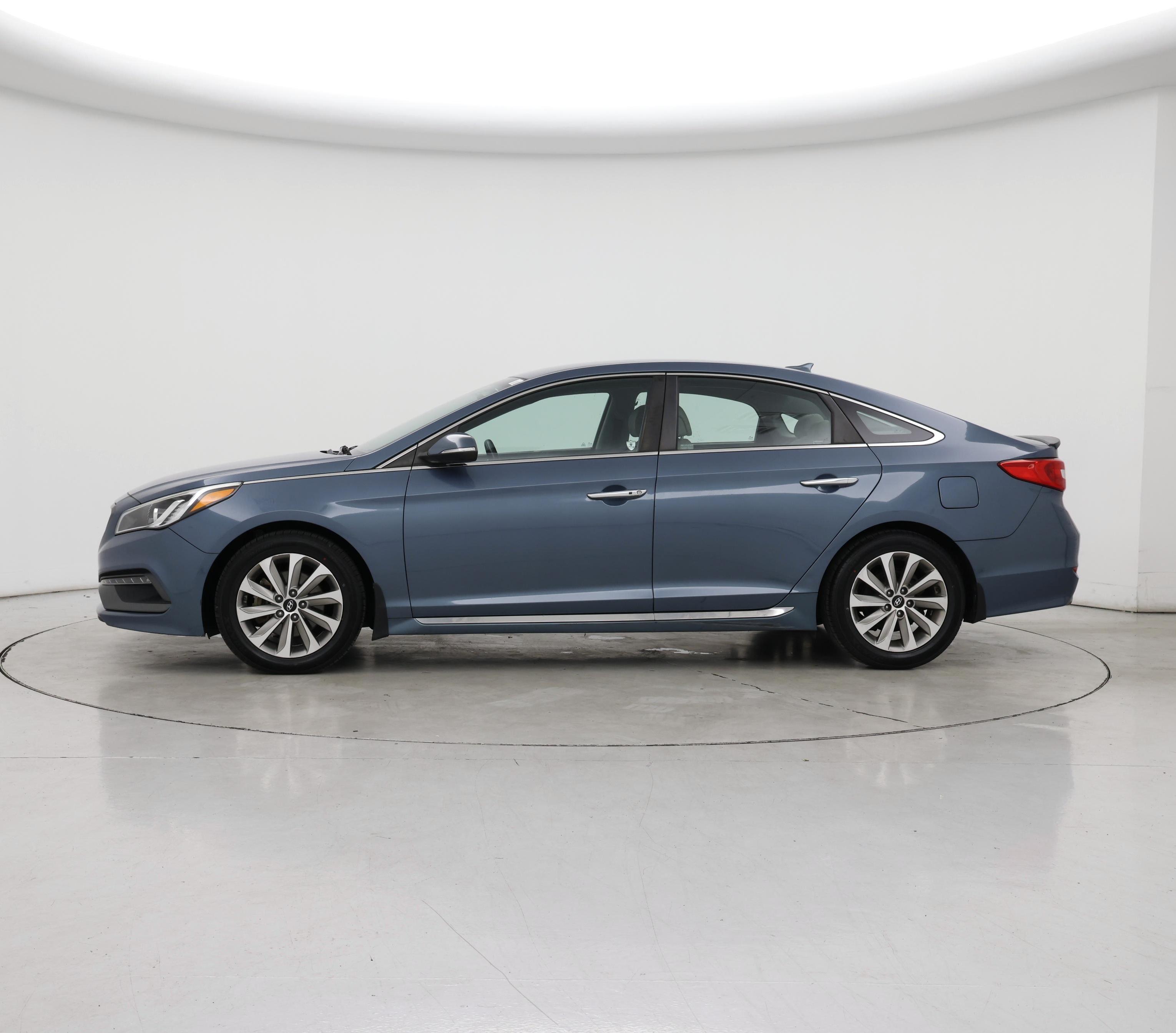 Thumbnail: 2015 Hyundai Sonata - 3