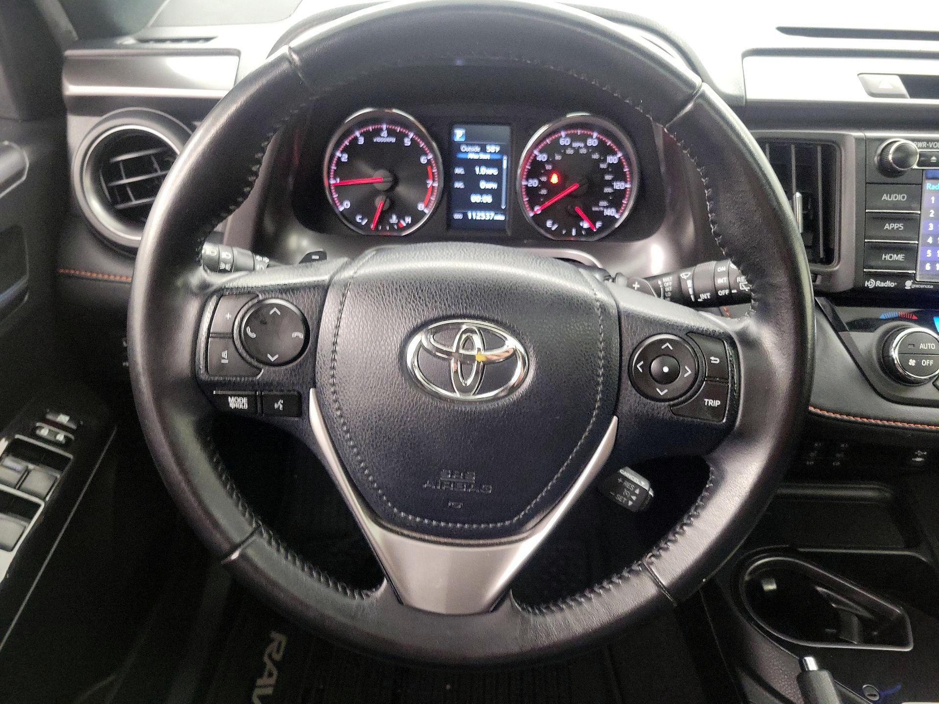 Thumbnail: 2016 Toyota RAV4 - 10