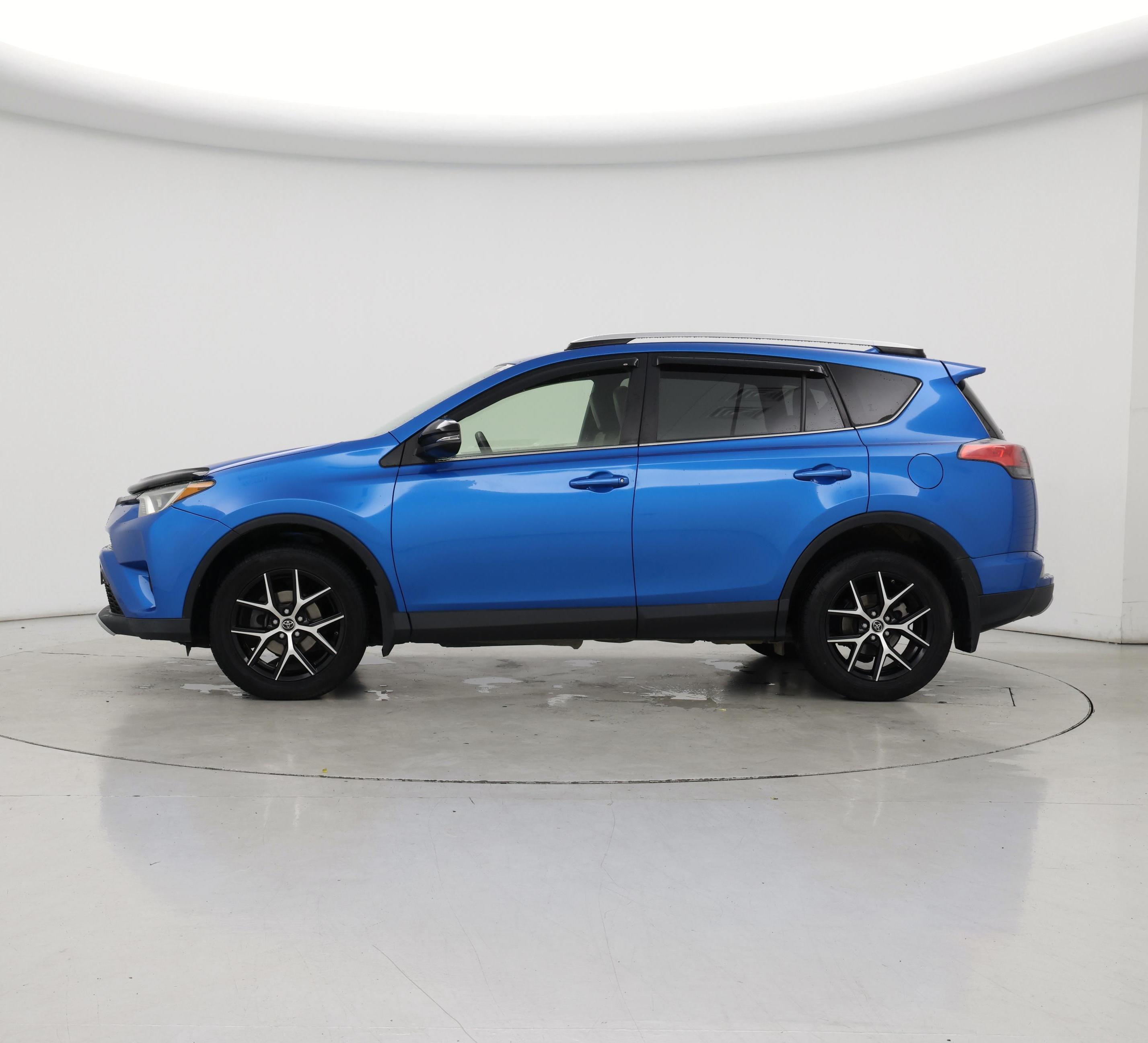 Thumbnail: 2016 Toyota RAV4 - 3