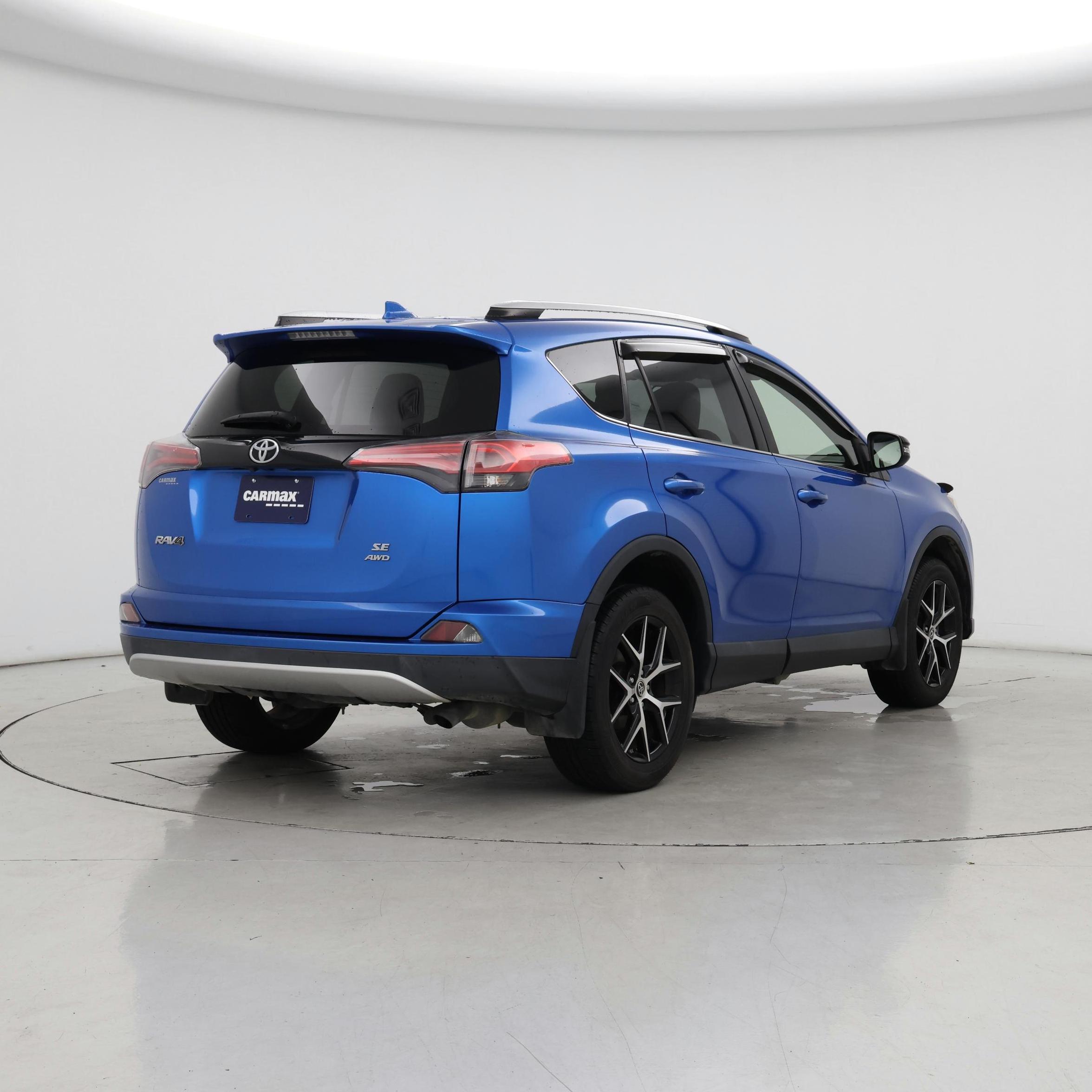 Thumbnail: 2016 Toyota RAV4 - 8
