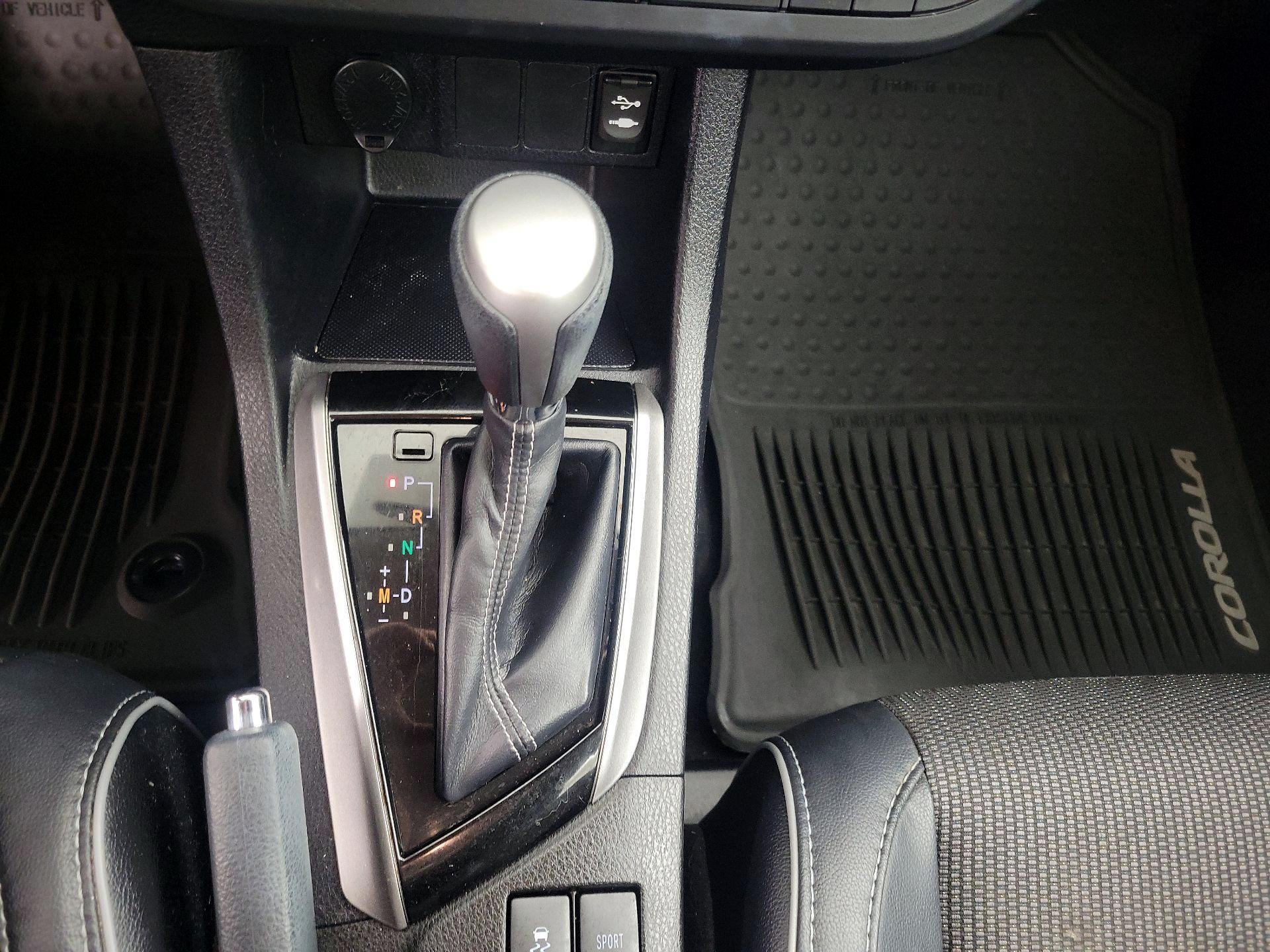 Thumbnail: 2014 Toyota Corolla - 17