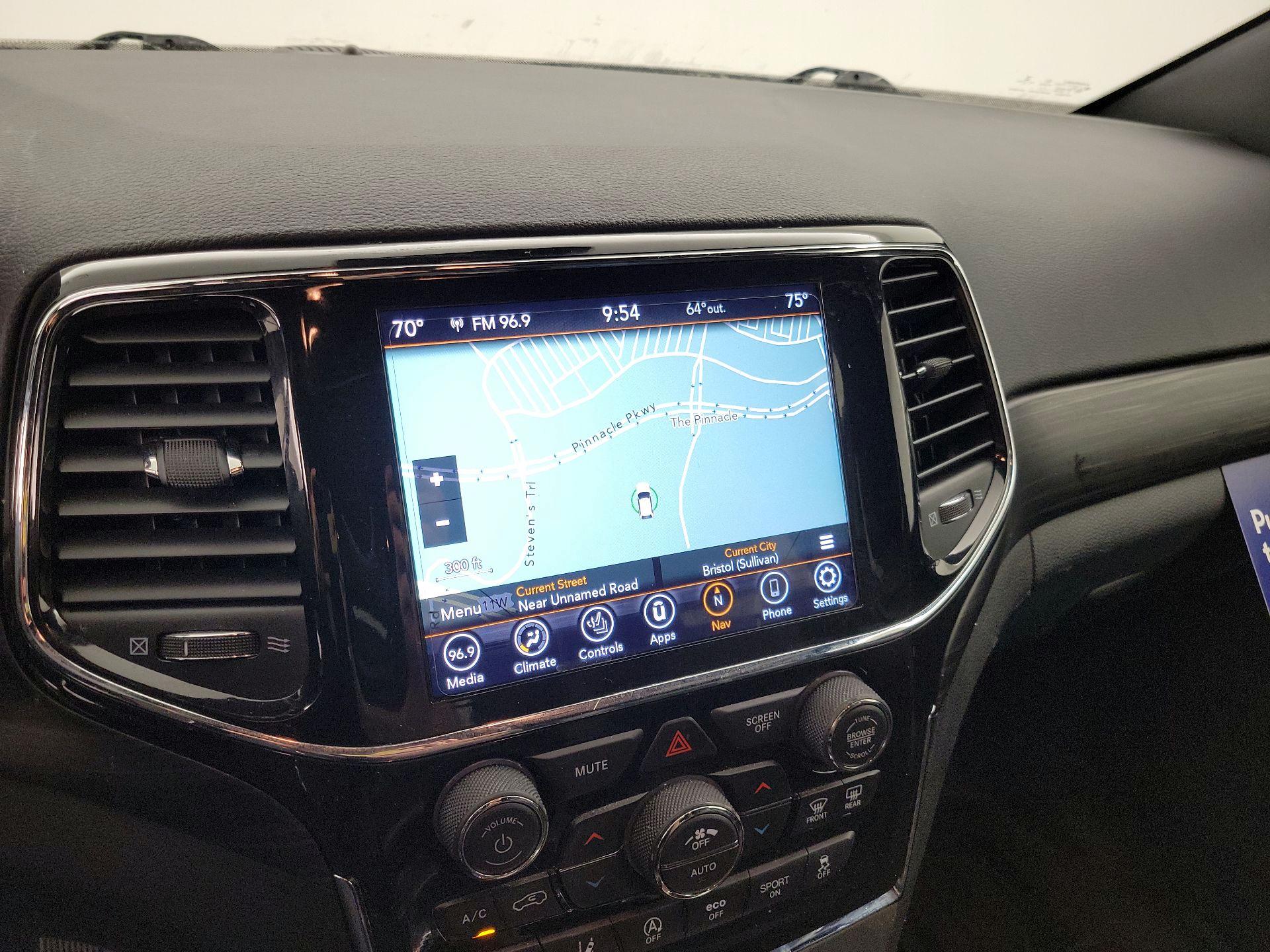 Thumbnail: 2021 Jeep Grand Cherokee - 14