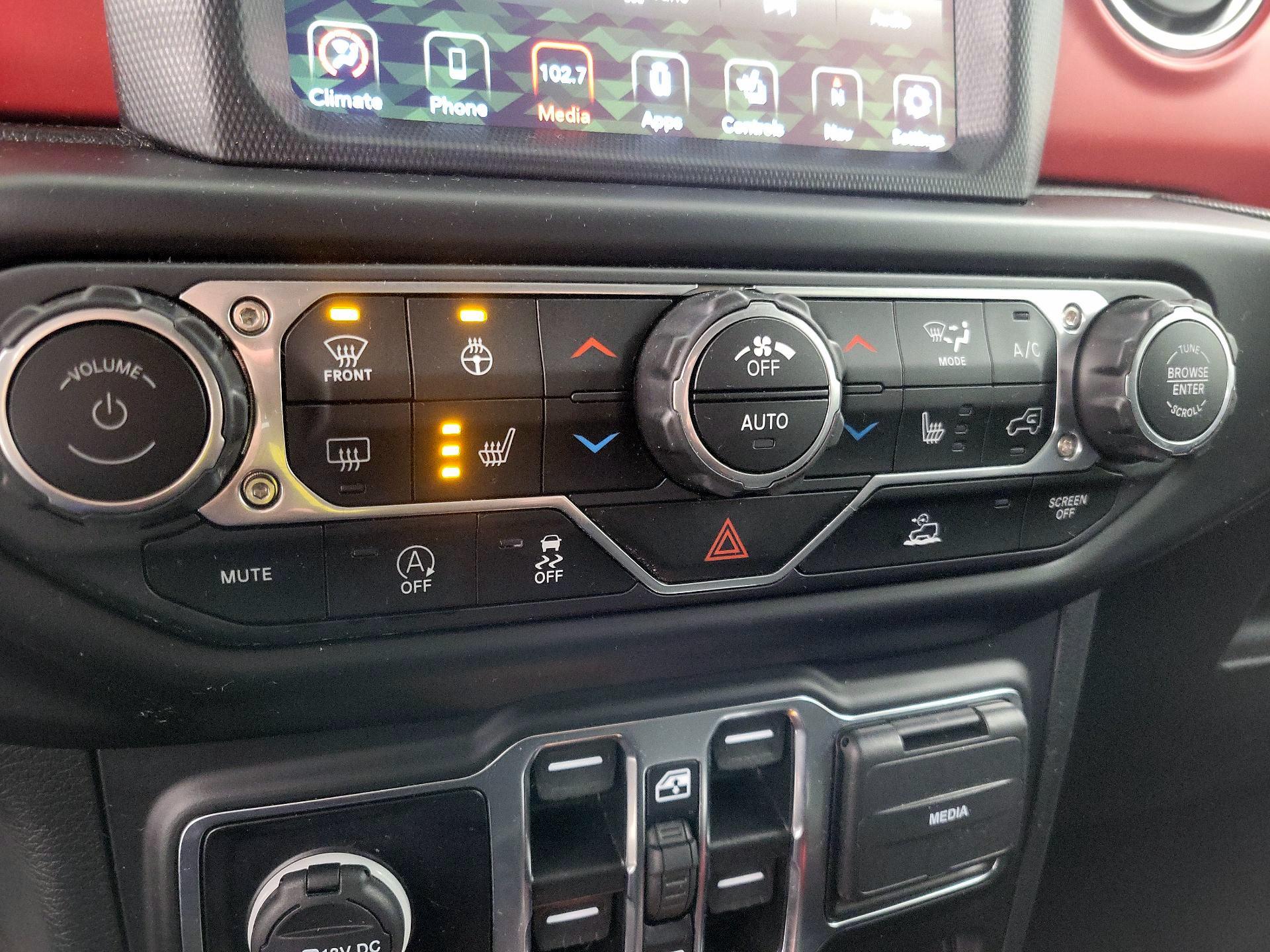 Thumbnail: 2023 Jeep Wrangler - 17