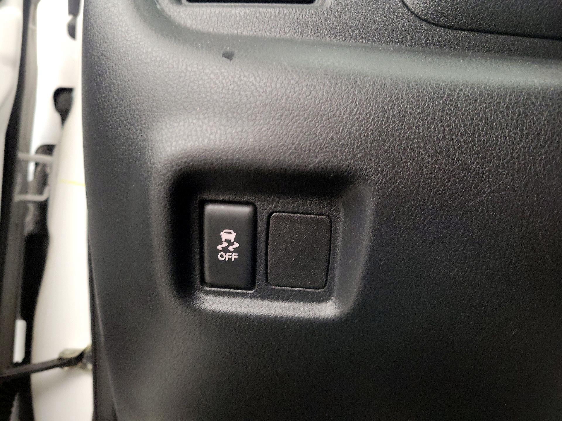 Thumbnail: 2017 Nissan Versa - 13