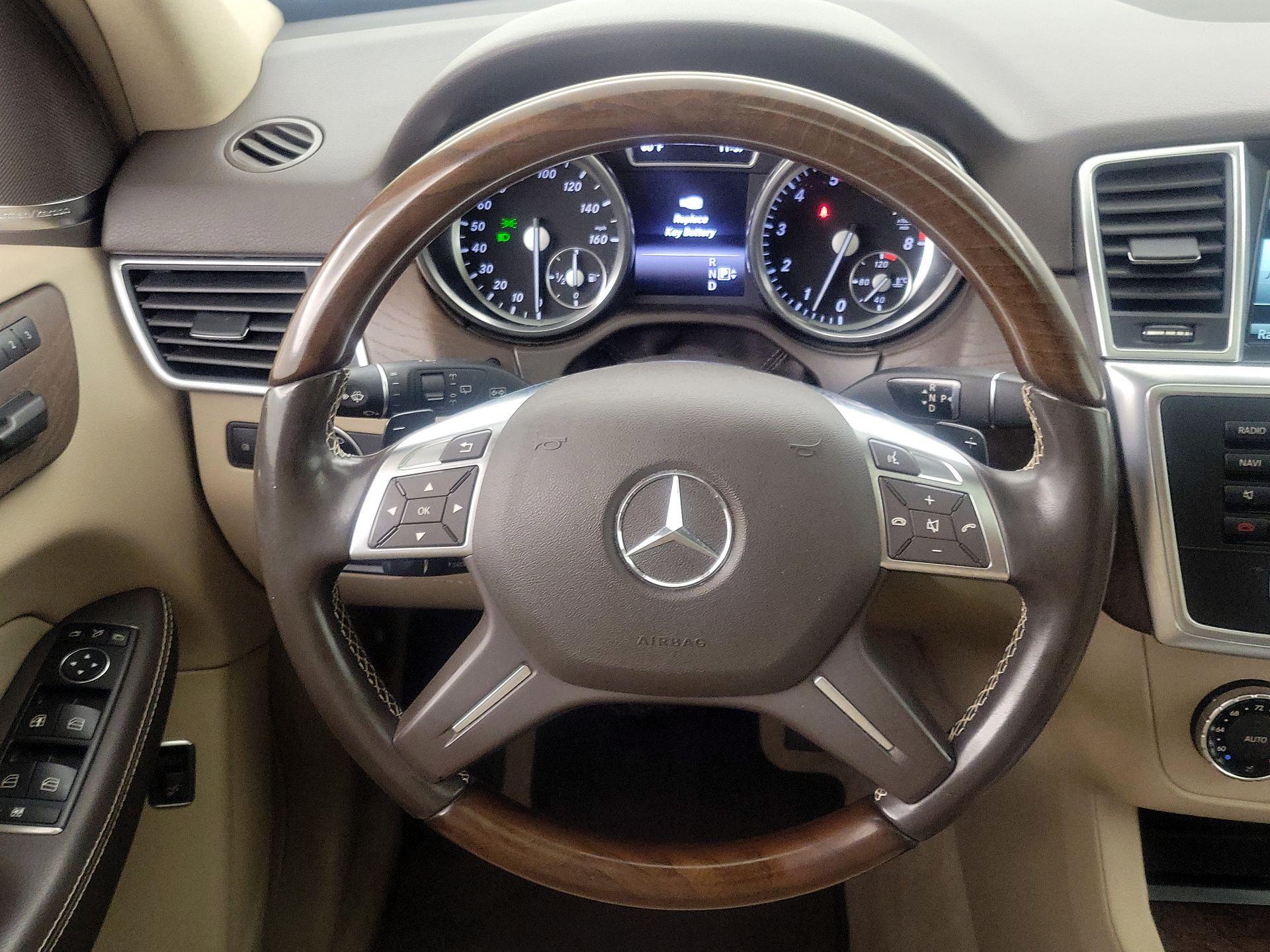 Thumbnail: 2015 Mercedes-Benz M-Class - 10