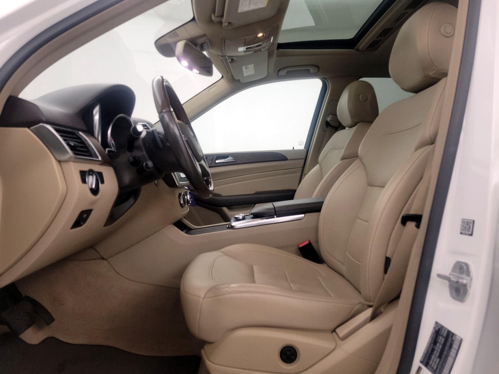 Thumbnail: 2015 Mercedes-Benz M-Class - 11