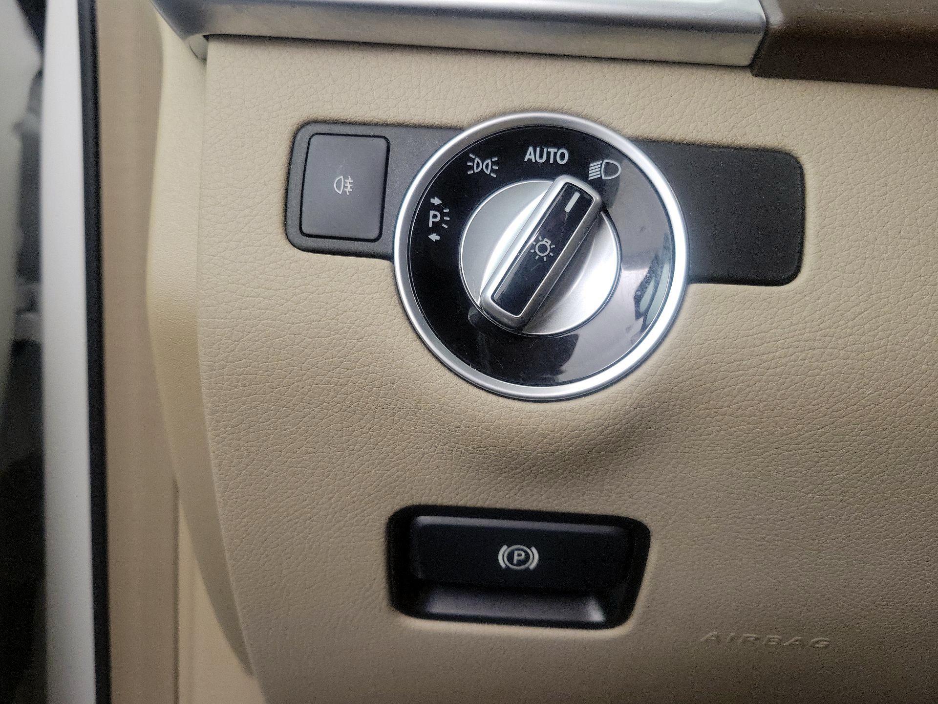 Thumbnail: 2015 Mercedes-Benz M-Class - 13