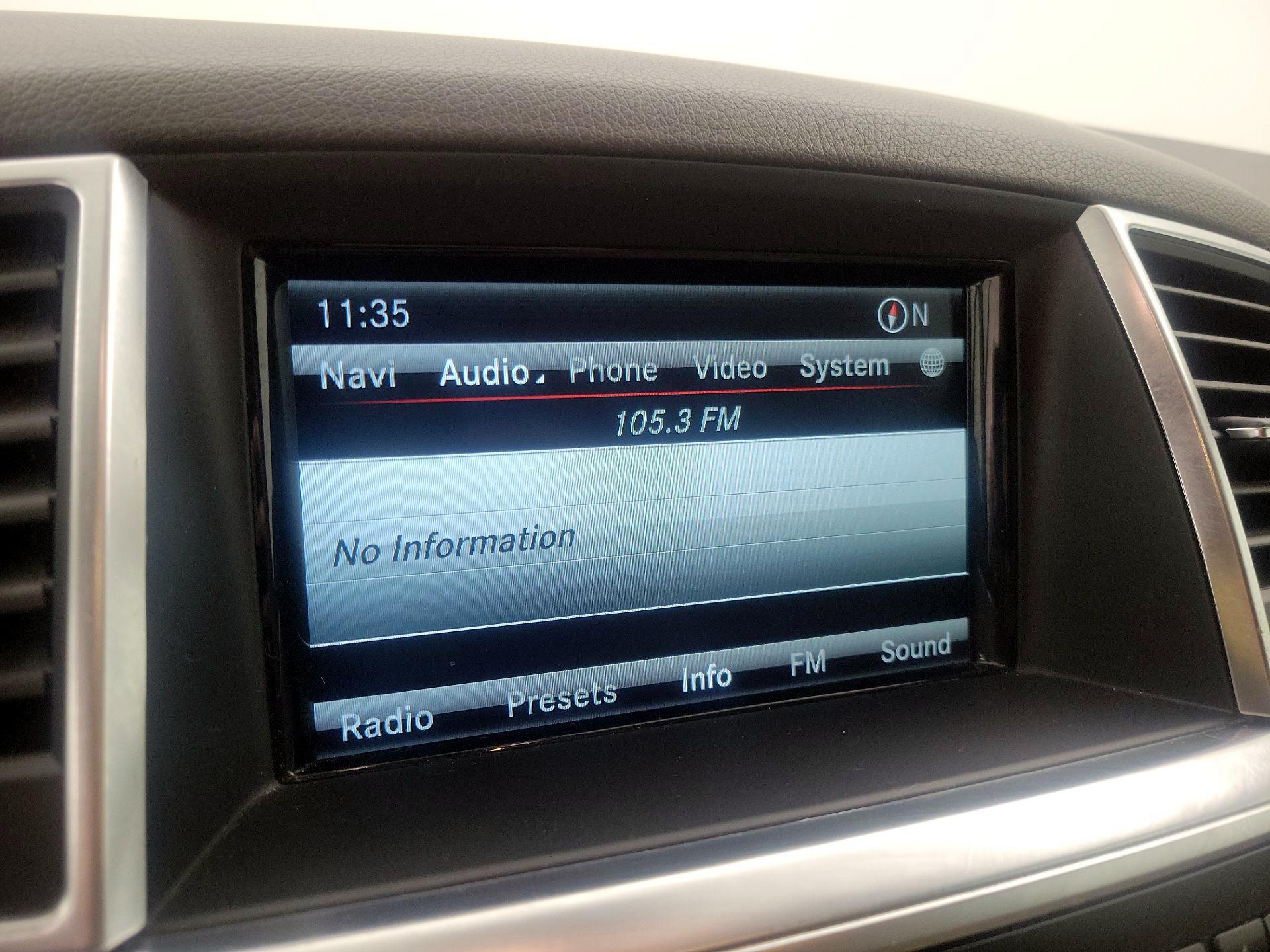 Thumbnail: 2015 Mercedes-Benz M-Class - 16