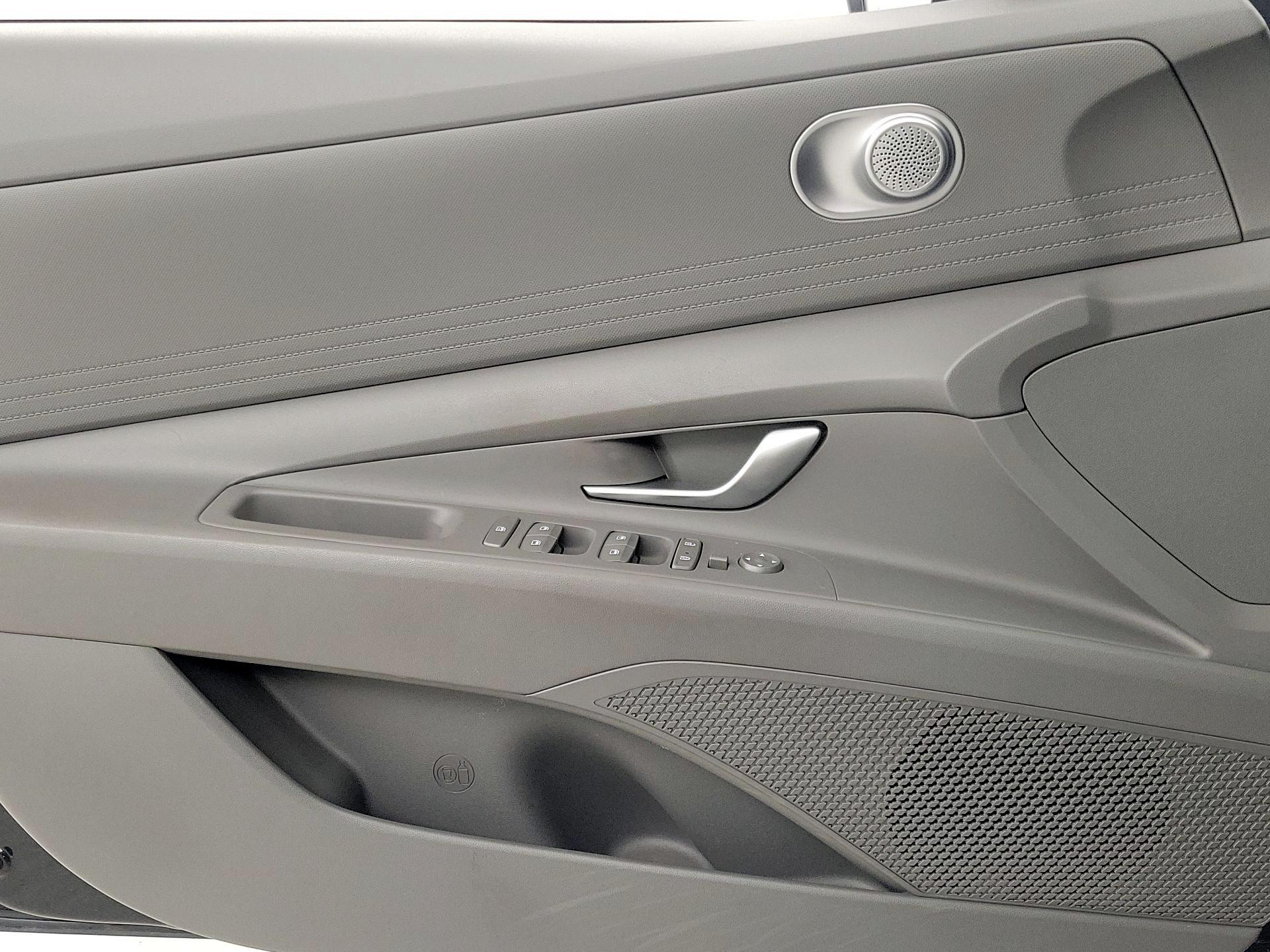 Thumbnail: 2023 Hyundai Elantra - 12