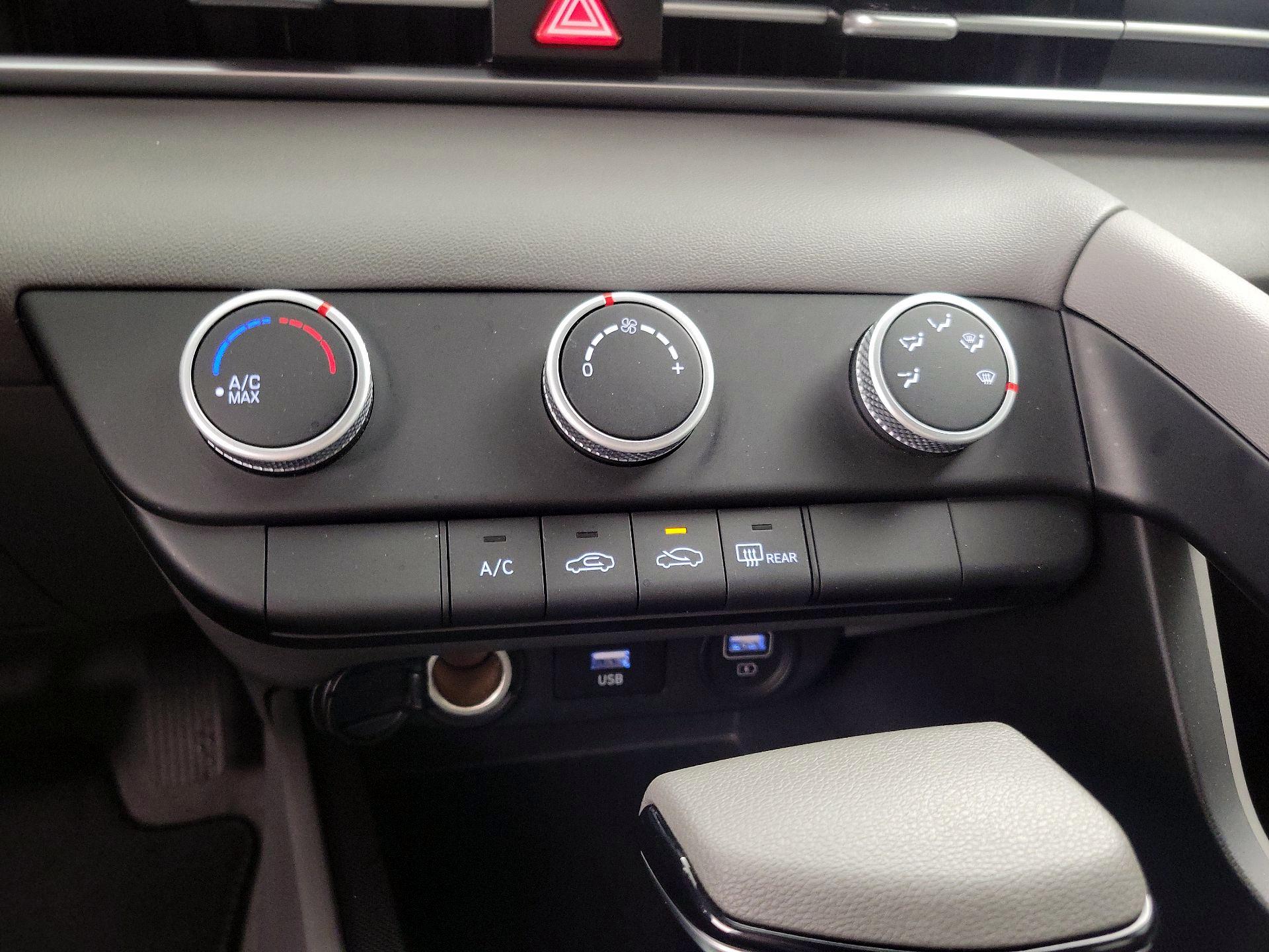 Thumbnail: 2023 Hyundai Elantra - 16