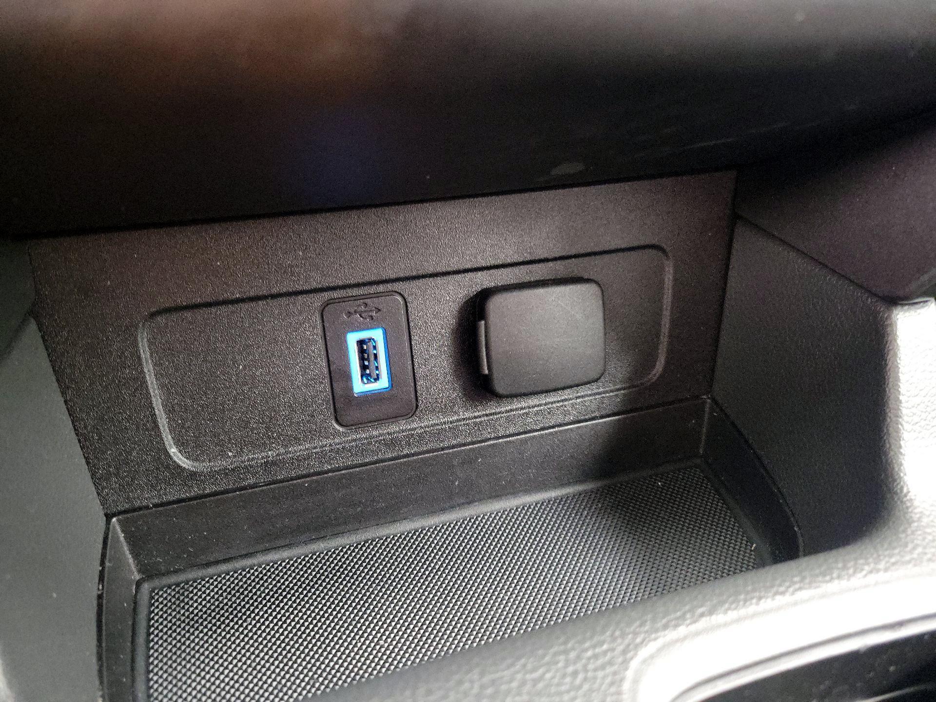 Thumbnail: 2017 Ford Escape - 18