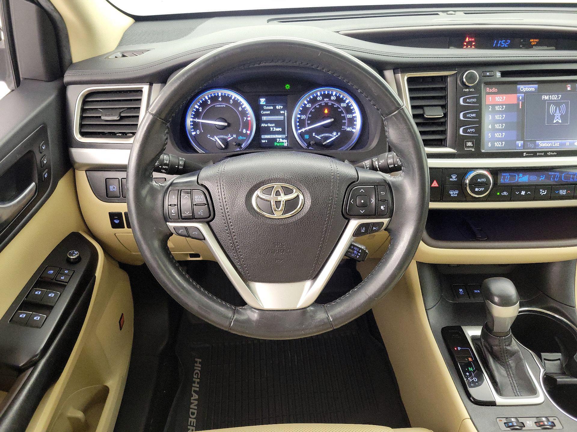 Thumbnail: 2019 Toyota Highlander - 10