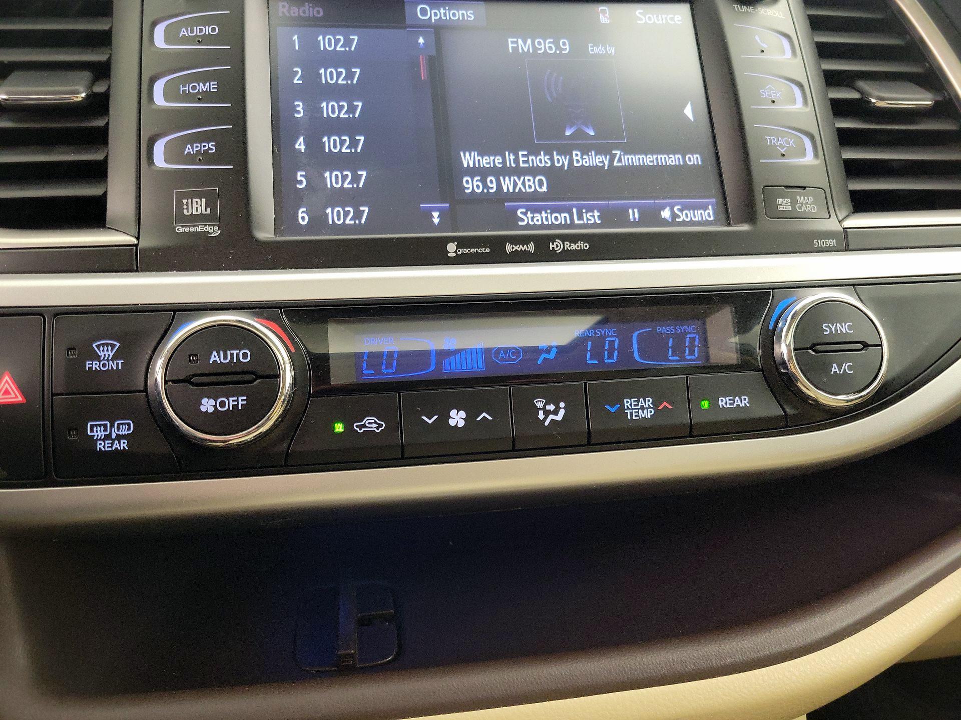 Thumbnail: 2019 Toyota Highlander - 16