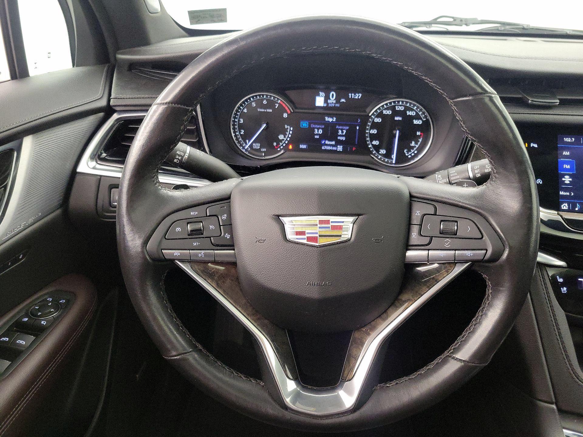 Thumbnail: 2023 Cadillac XT6 - 10