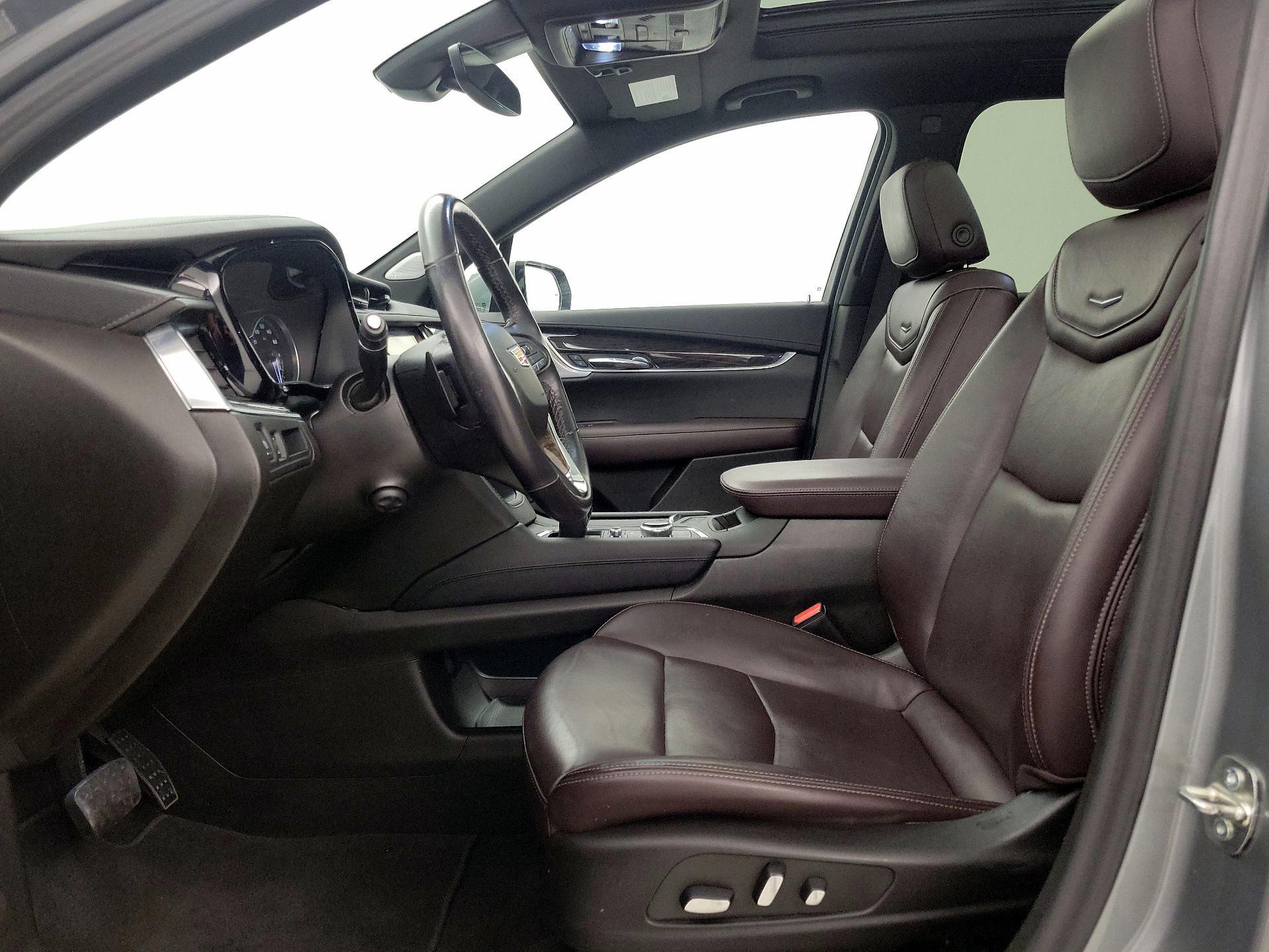 Thumbnail: 2023 Cadillac XT6 - 11