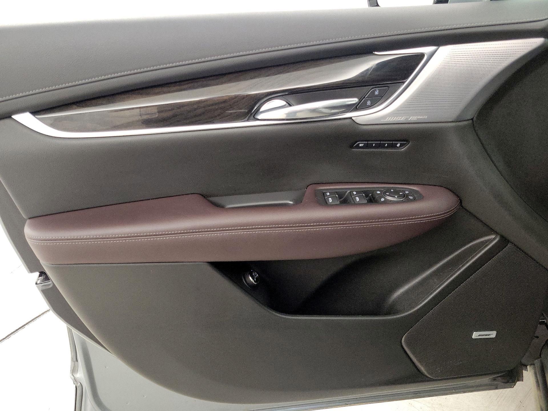 Thumbnail: 2023 Cadillac XT6 - 12