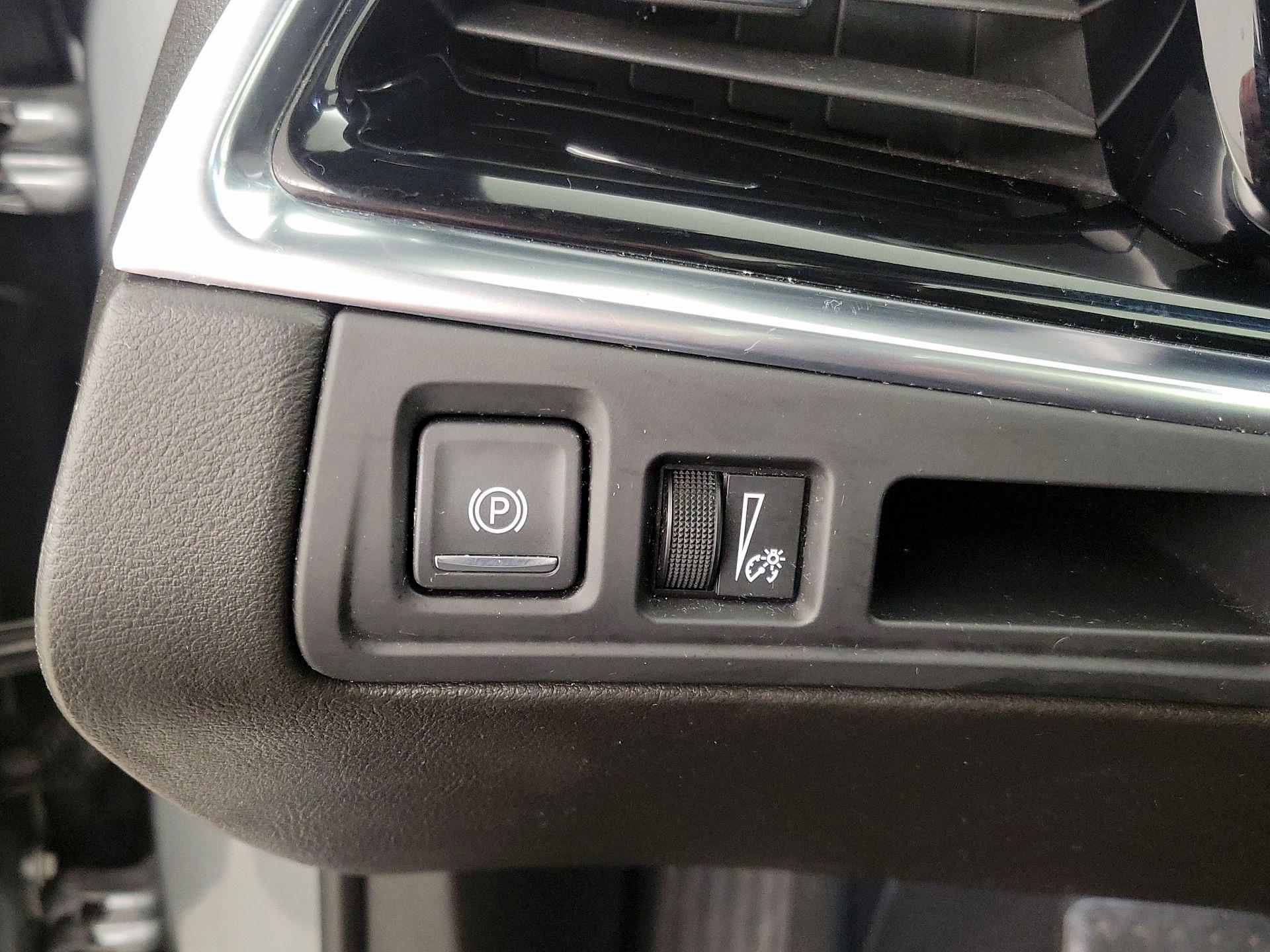 Thumbnail: 2023 Cadillac XT6 - 13