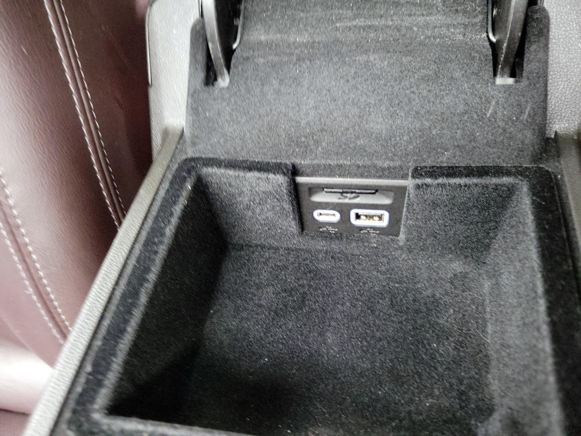 Thumbnail: 2023 Cadillac XT6 - 19