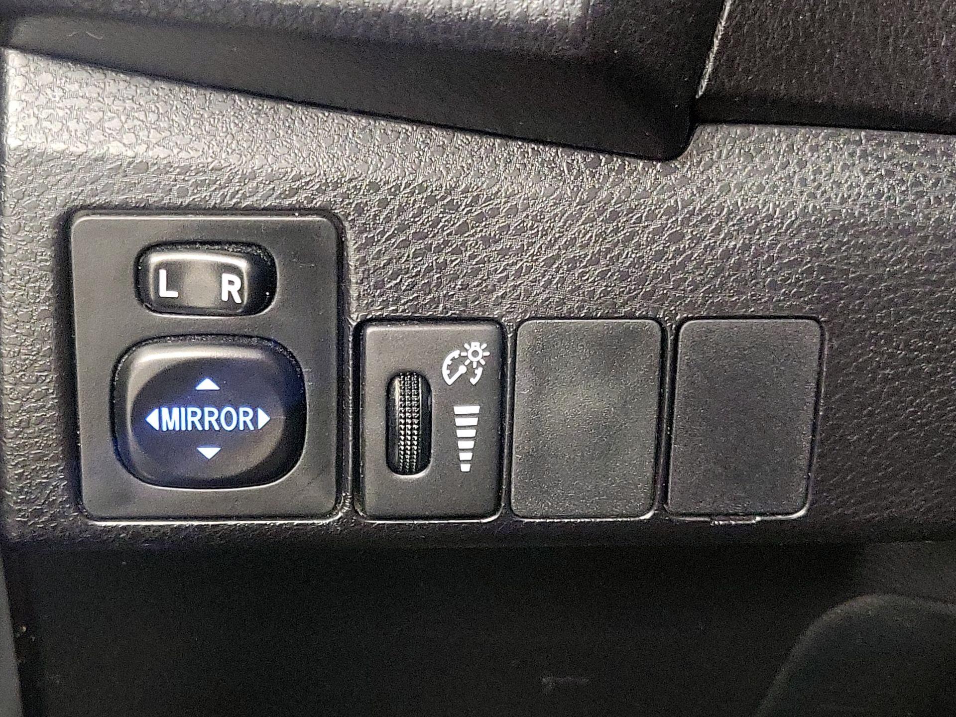 Thumbnail: 2015 Toyota Corolla - 13