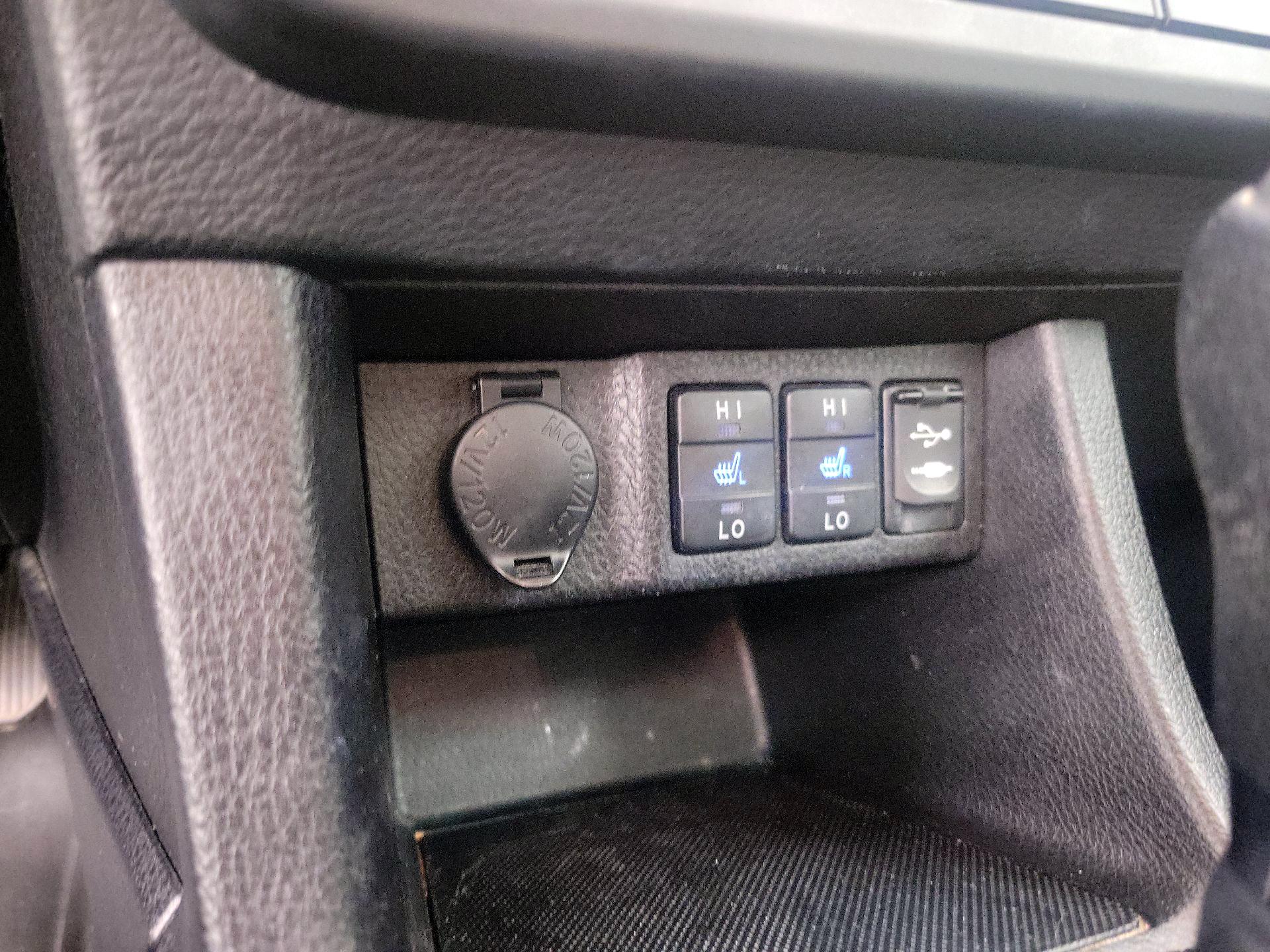 Thumbnail: 2015 Toyota Corolla - 19