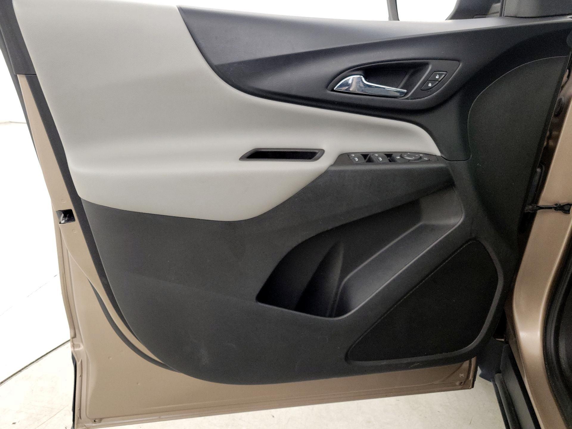 Thumbnail: 2018 Chevrolet Equinox - 12