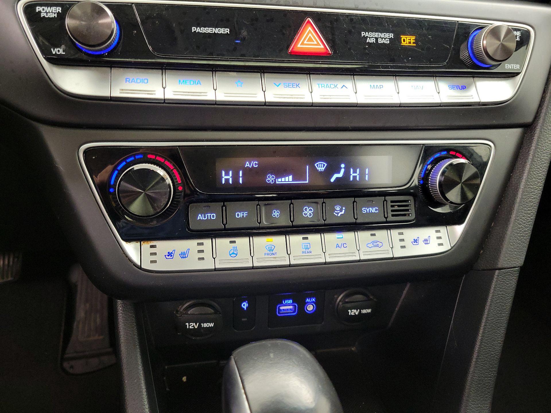 Thumbnail: 2019 Hyundai Sonata - 17