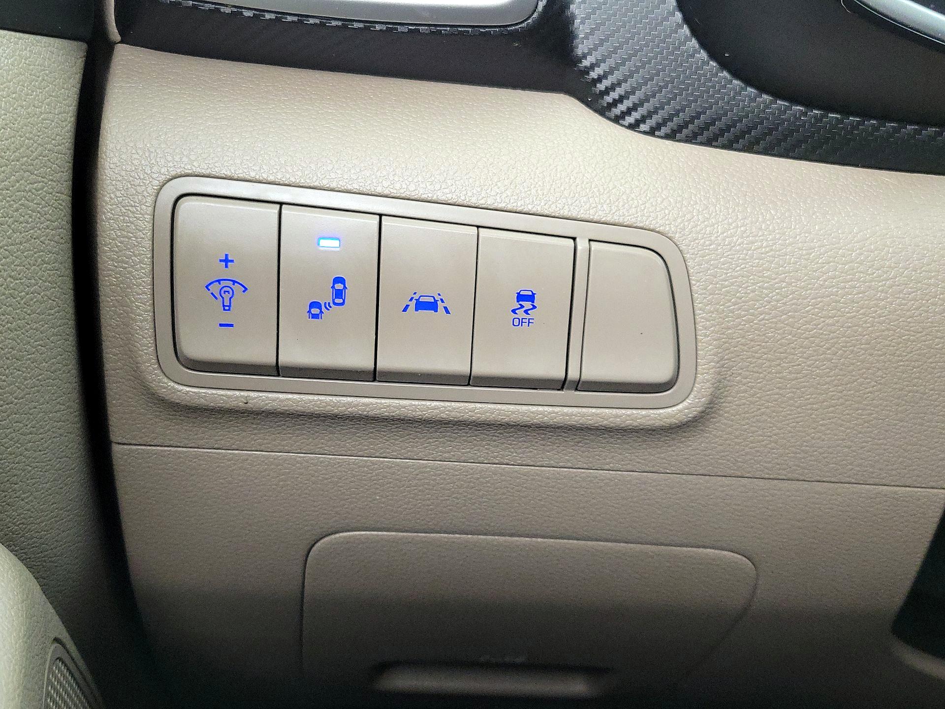 Thumbnail: 2021 Hyundai Tucson - 13