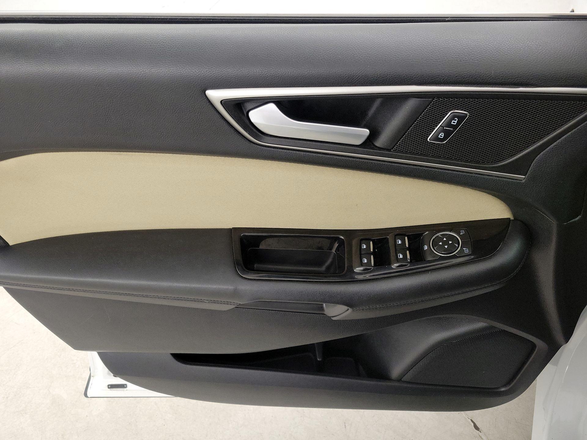 Thumbnail: 2015 Ford Edge - 12