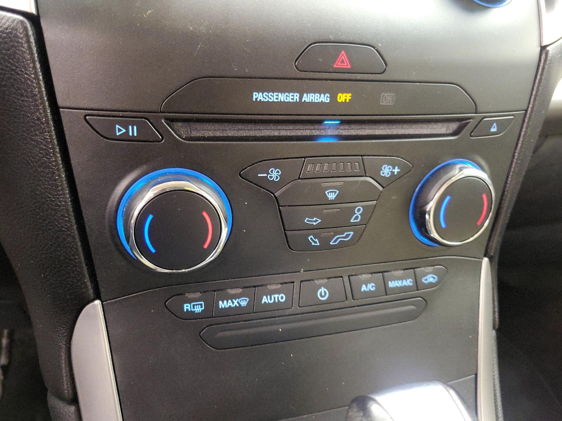 Thumbnail: 2015 Ford Edge - 16