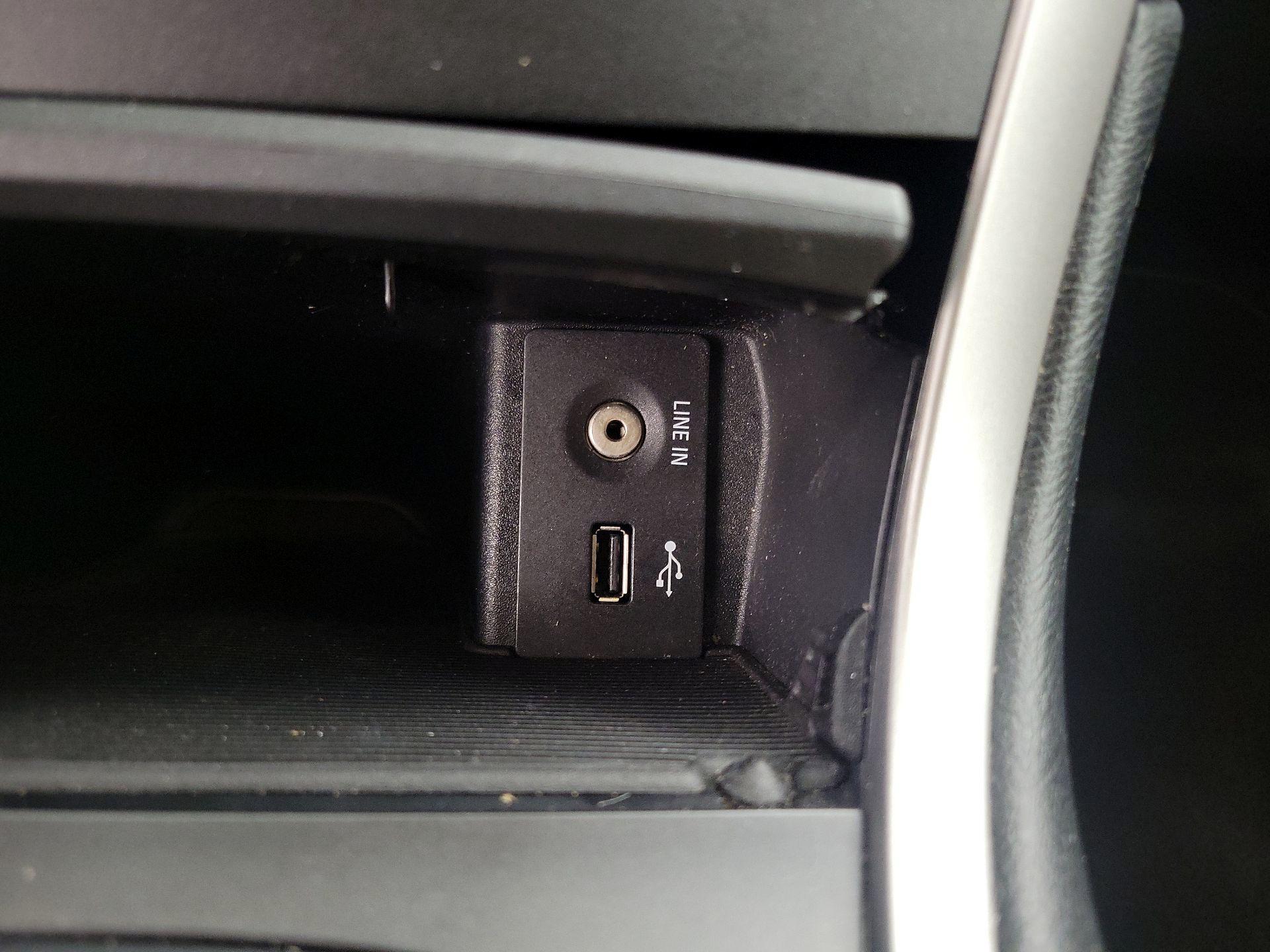 Thumbnail: 2015 Ford Edge - 18