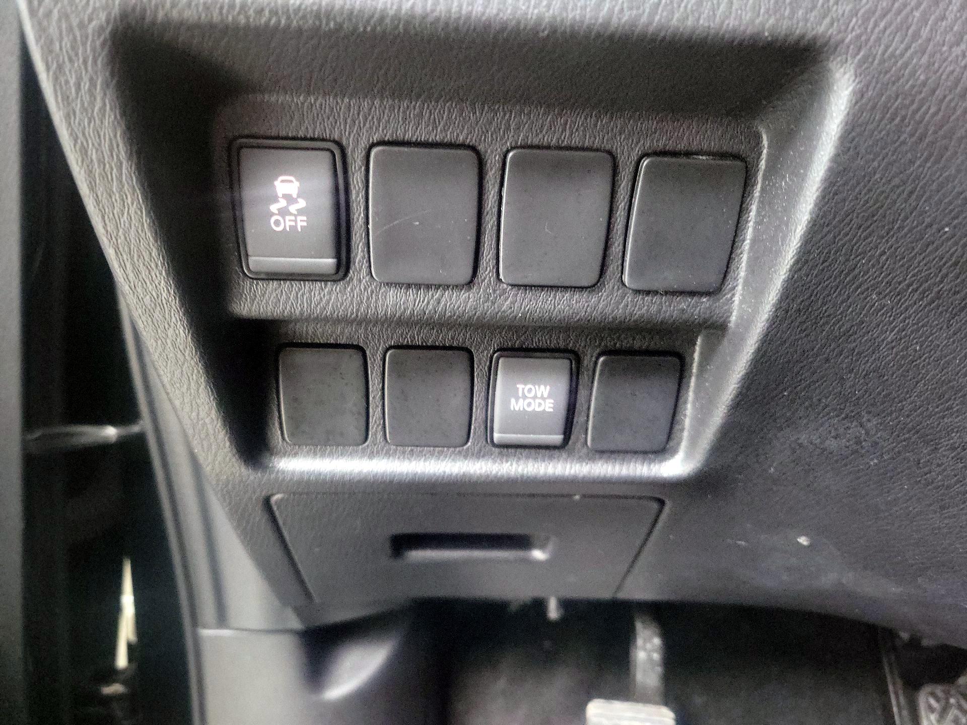 Thumbnail: 2018 Nissan Pathfinder - 13