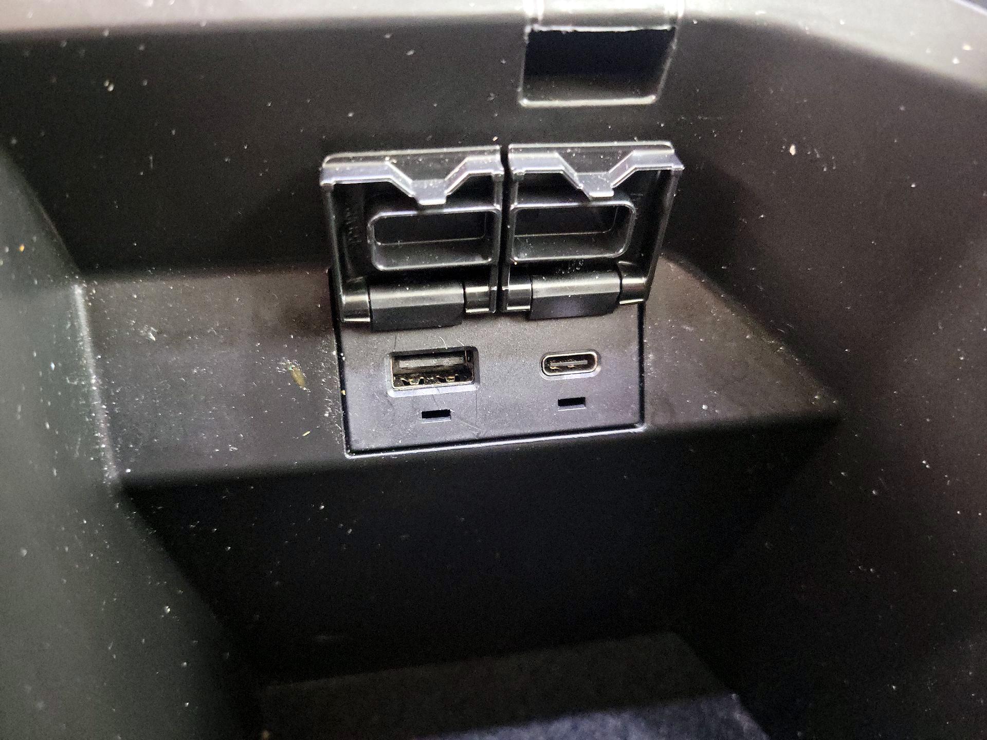 Thumbnail: 2024 Toyota Camry - 18