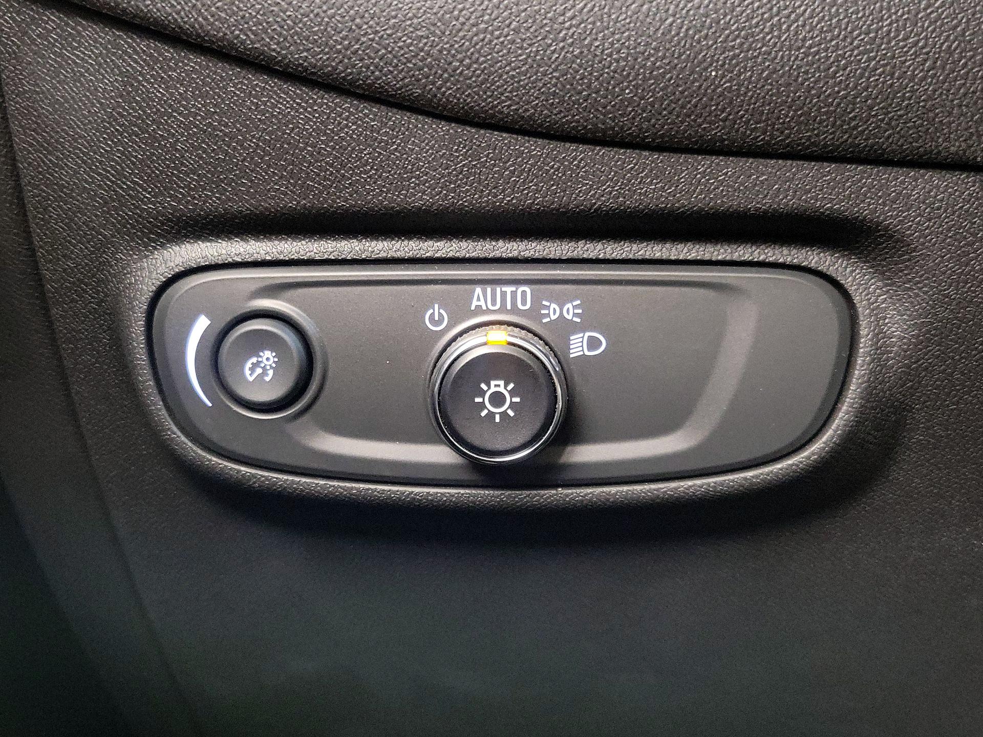 Thumbnail: 2022 Chevrolet Equinox - 13