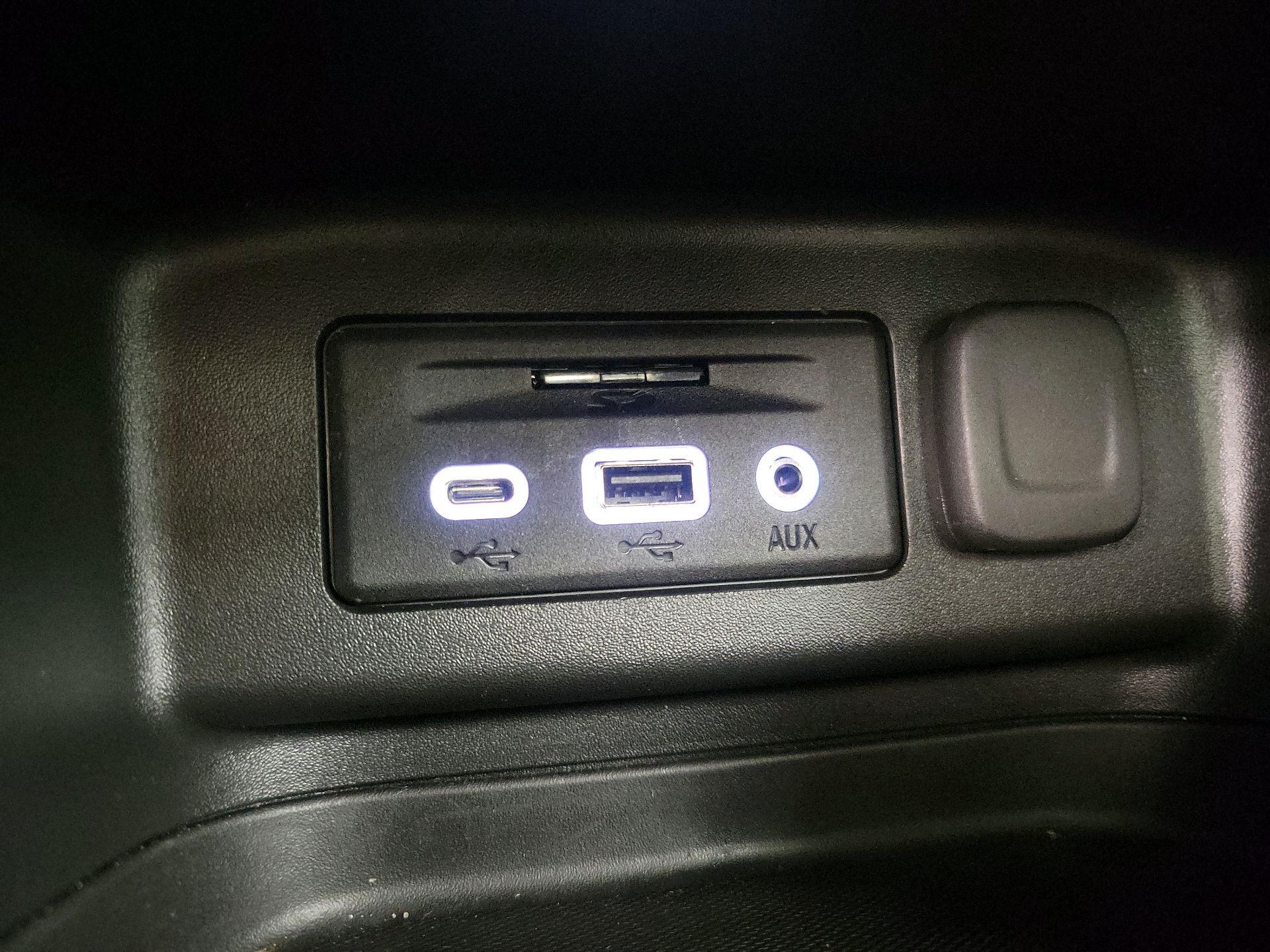 Thumbnail: 2022 Chevrolet Equinox - 18