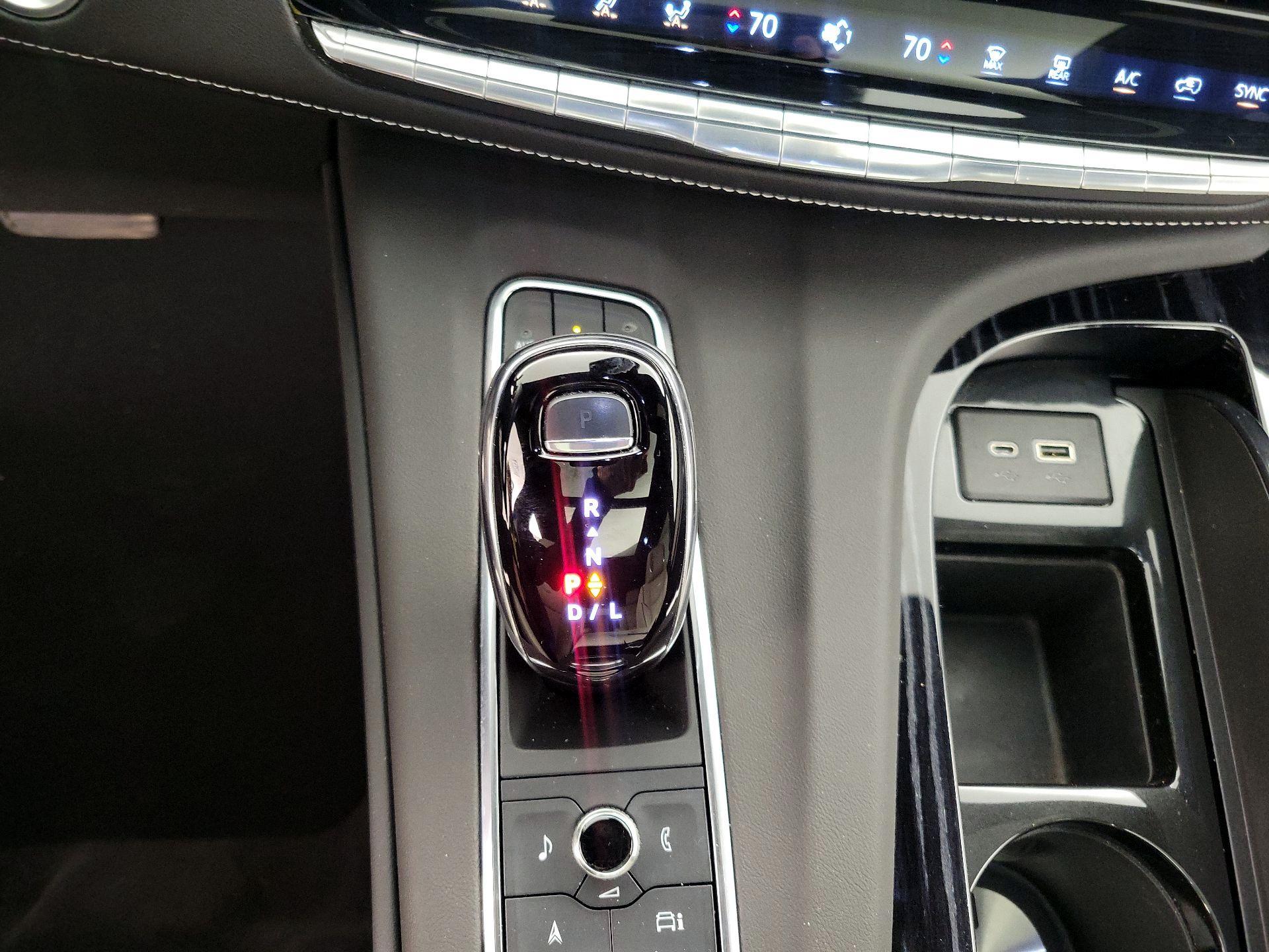 Thumbnail: 2022 Cadillac Escalade - 17