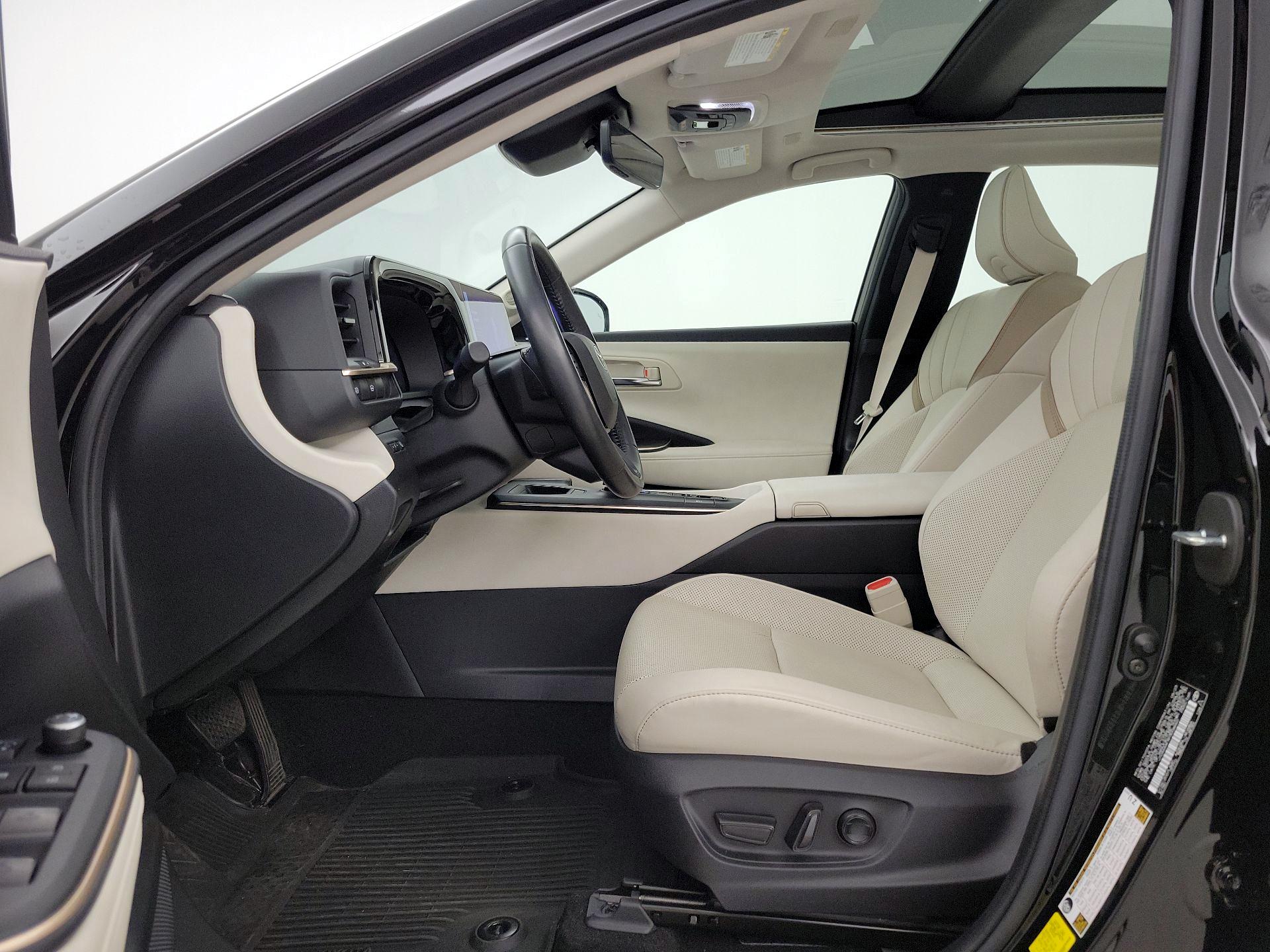 Thumbnail: 2023 Toyota Crown - 11