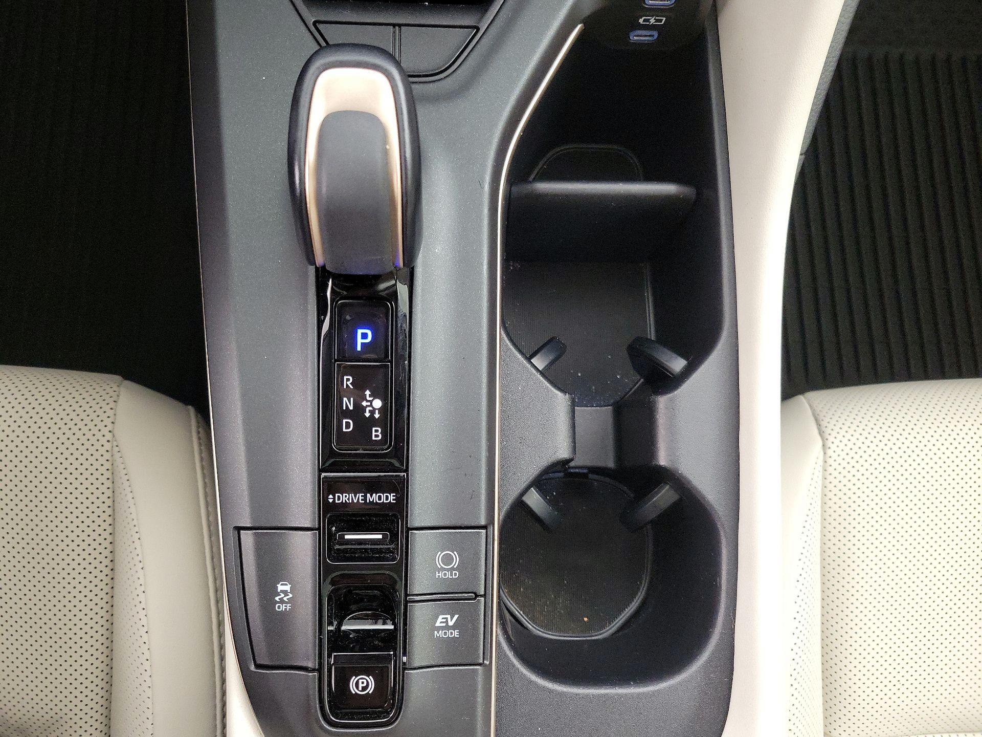 Thumbnail: 2023 Toyota Crown - 18