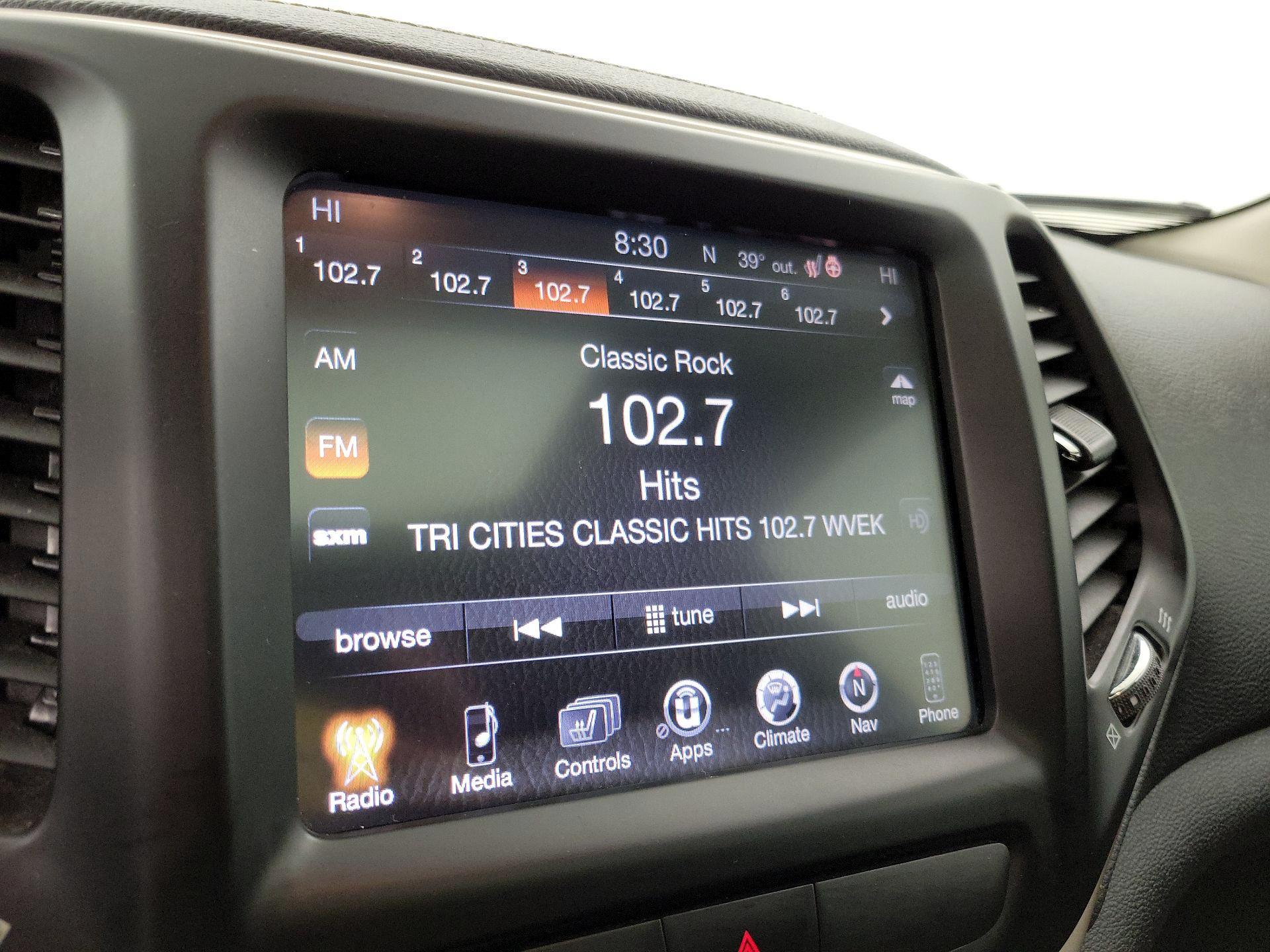 Thumbnail: 2015 Jeep Cherokee - 16