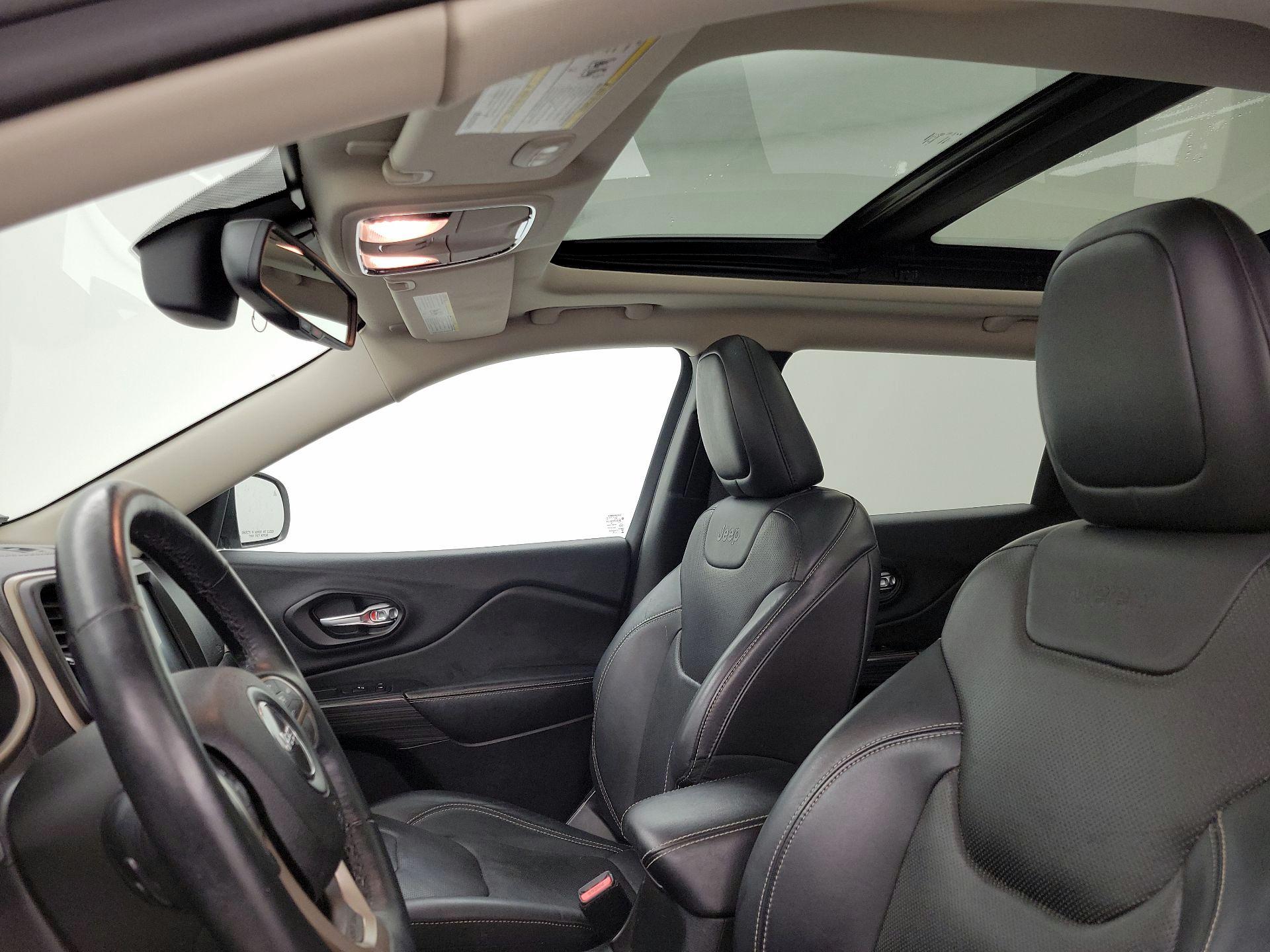 Thumbnail: 2015 Jeep Cherokee - 20