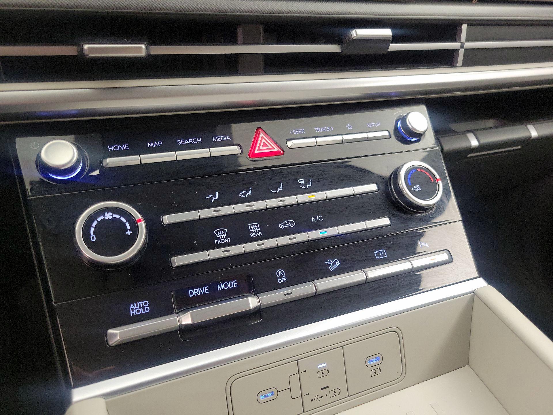 Thumbnail: 2024 Hyundai Santa Fe - 16