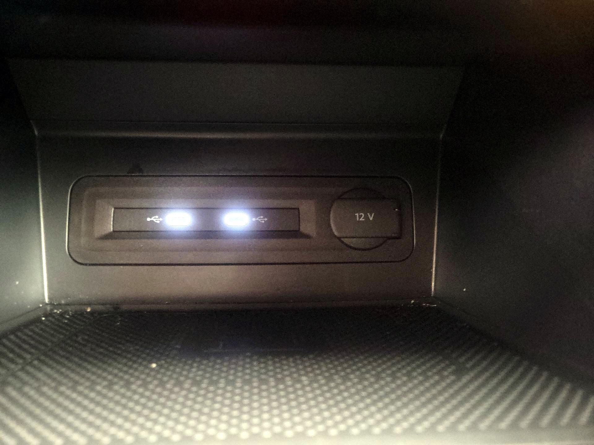 Thumbnail: 2022 Volkswagen Atlas - 18