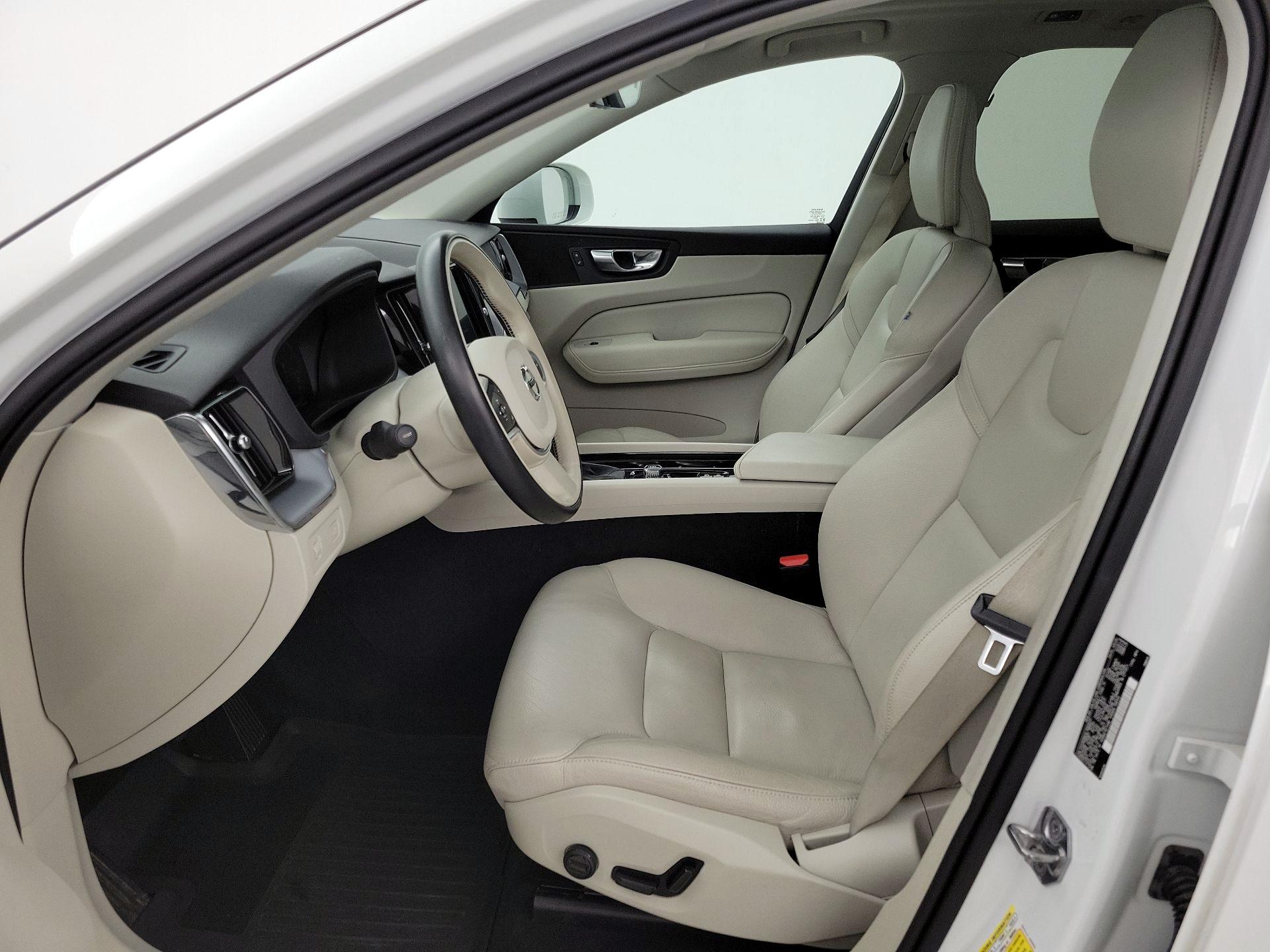 Thumbnail: 2020 Volvo XC60 - 11