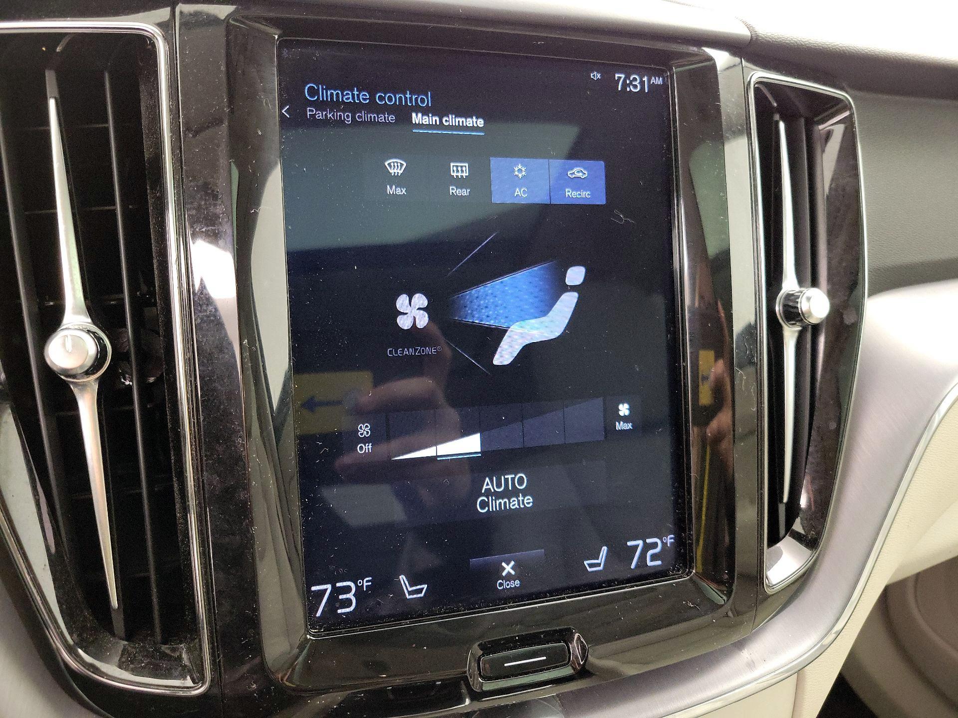 Thumbnail: 2020 Volvo XC60 - 16