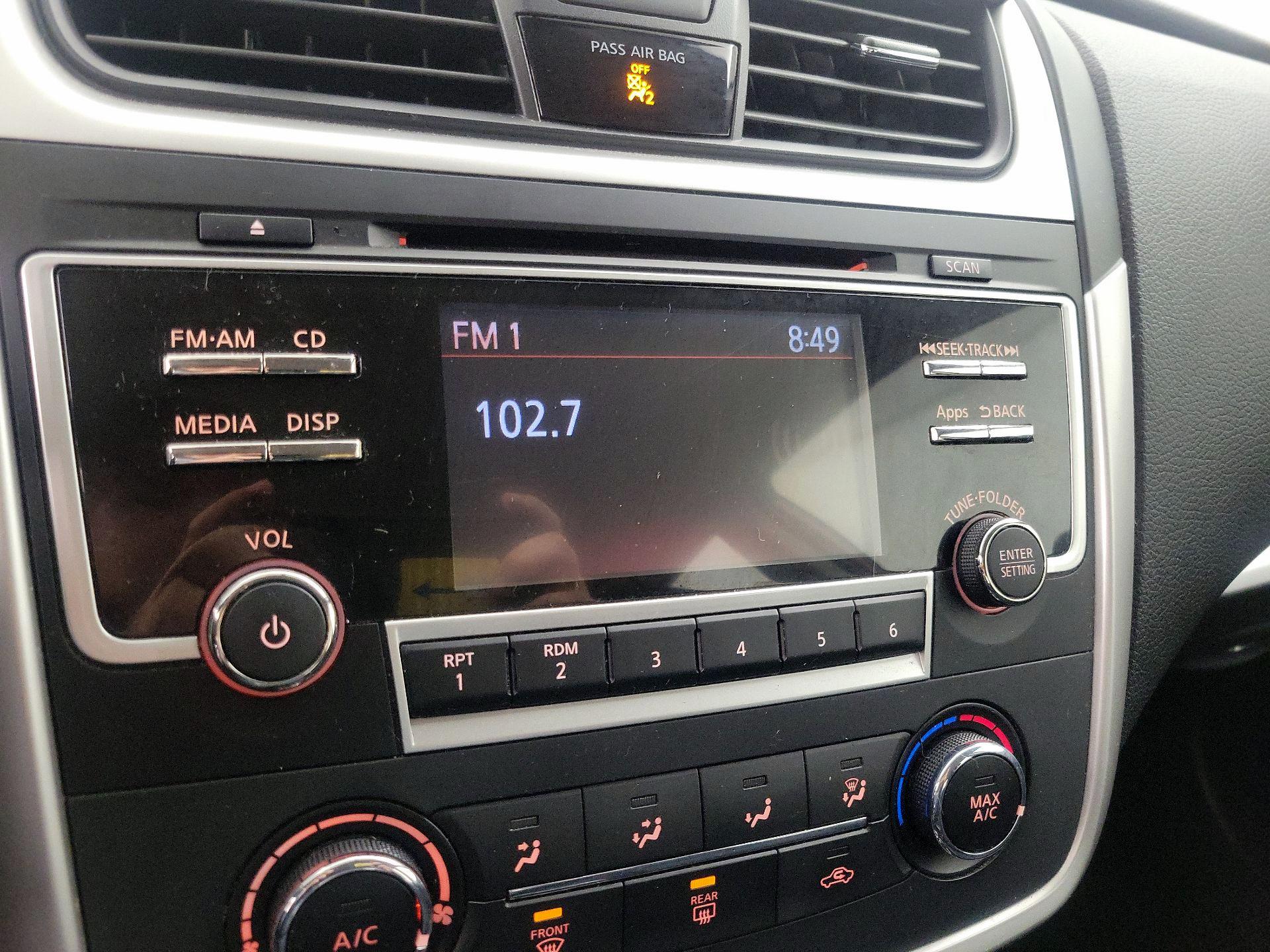 Thumbnail: 2016 Nissan Altima - 15