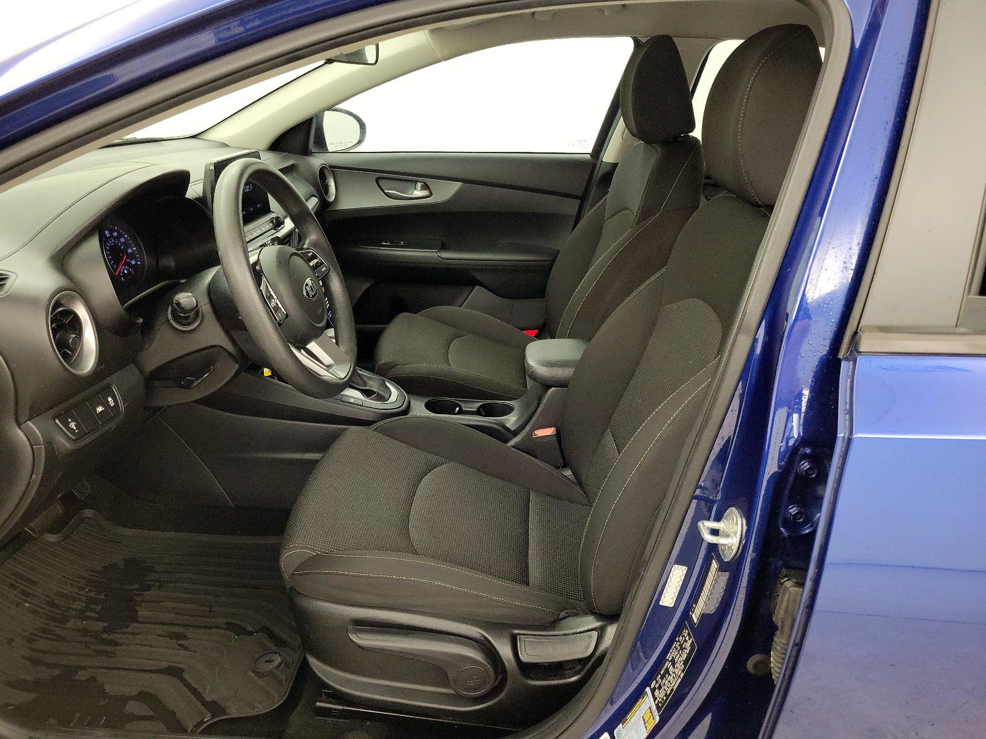 Thumbnail: 2020 Kia Forte - 11